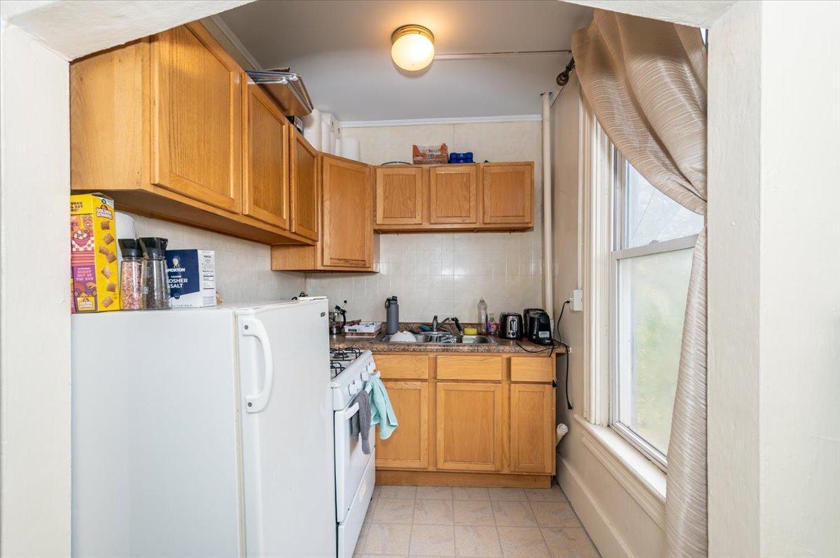 1028 Banks Avenue Property Photo 11