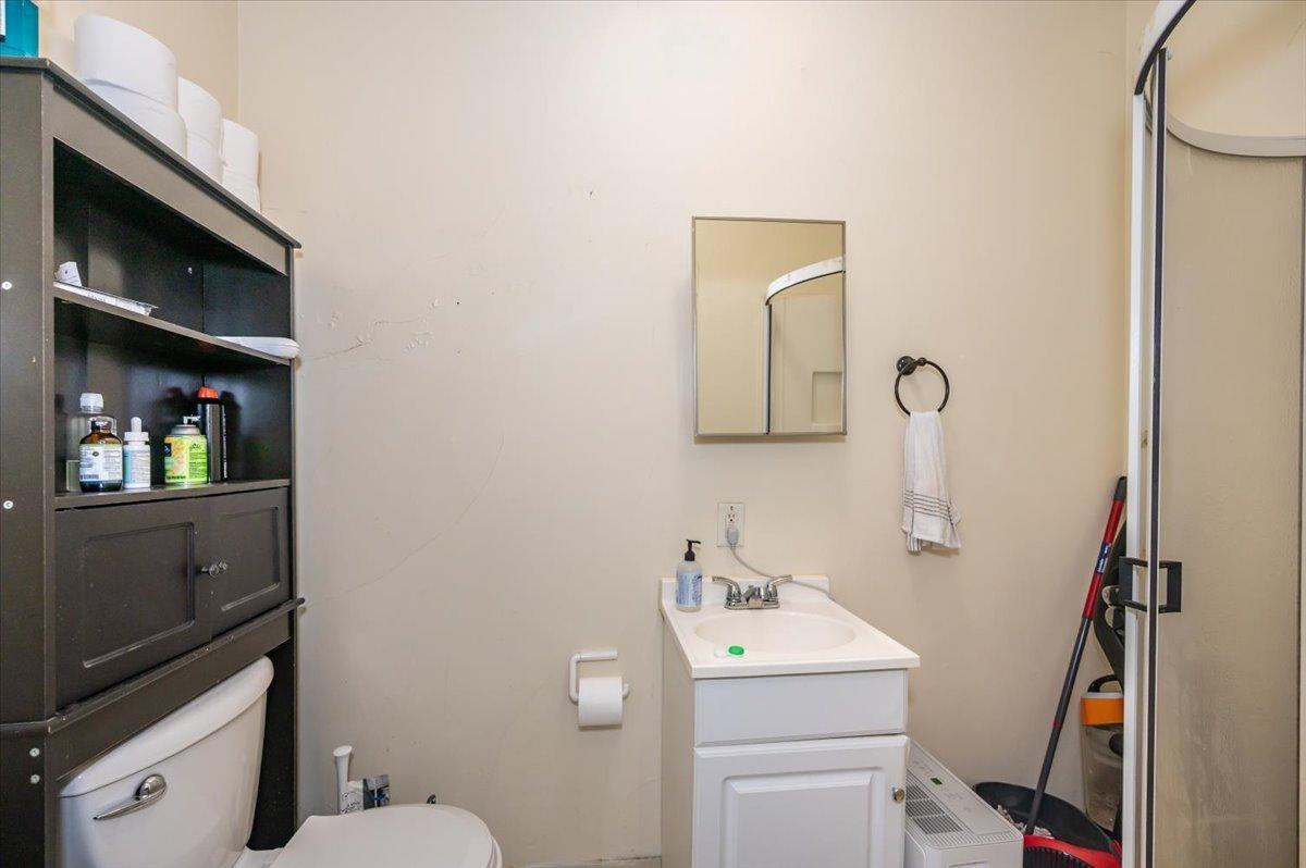 1028 Banks Avenue Property Photo 13