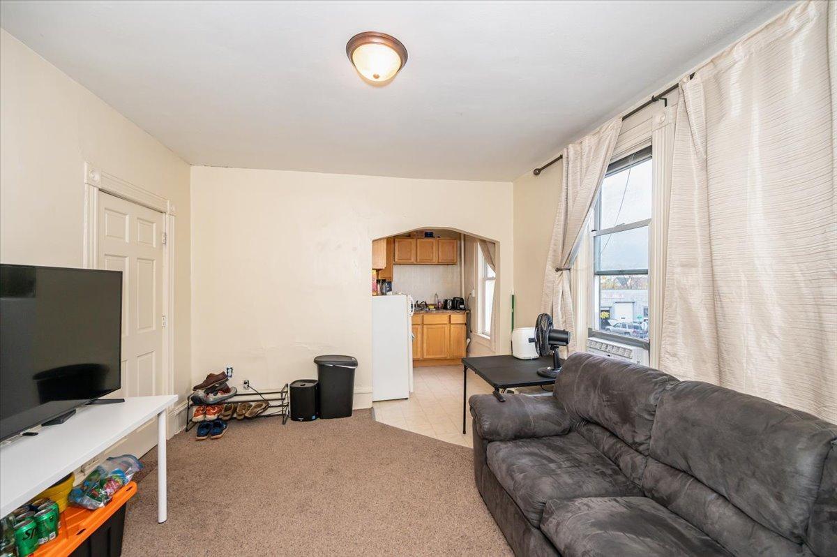 1028 Banks Avenue Property Photo 14