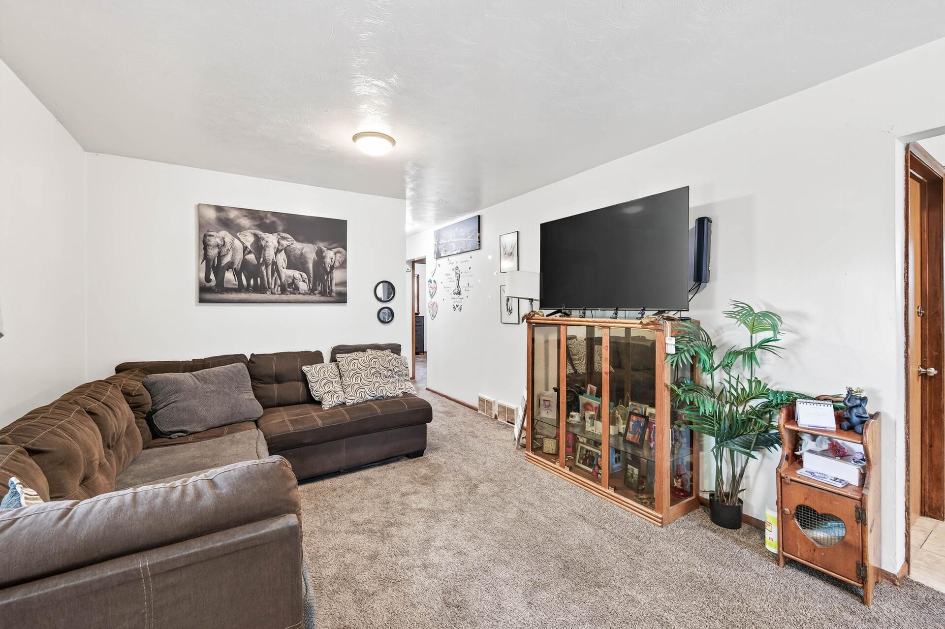 4630 Taylor Street Property Photo 4