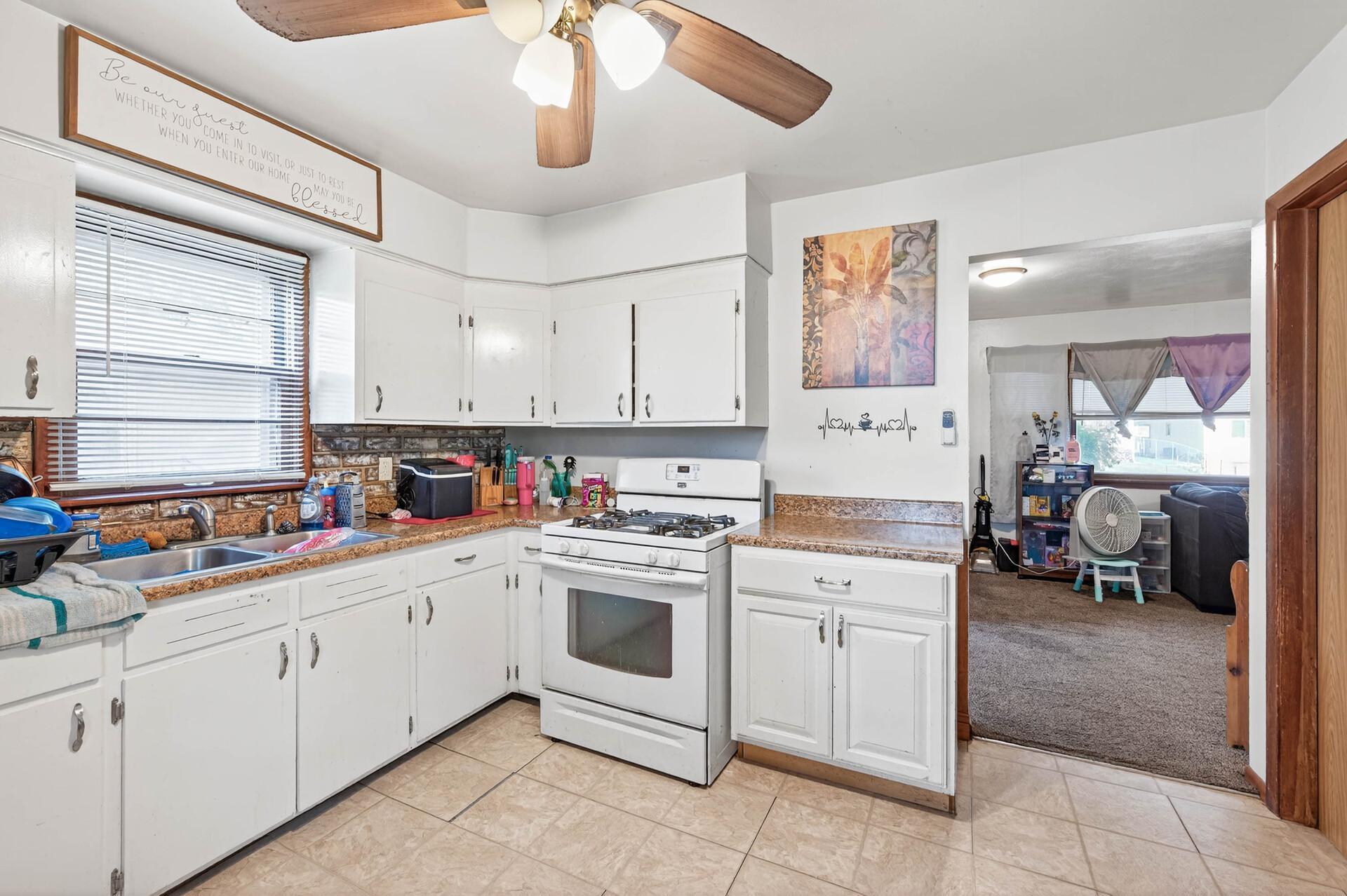 4630 Taylor Street Property Photo 8