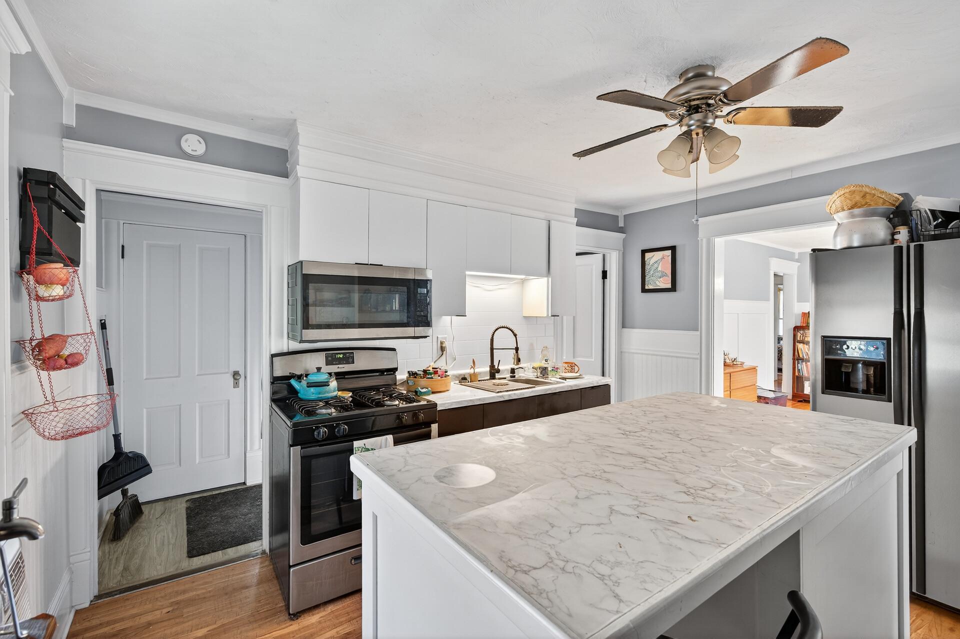 3232 3rd Avenue Property Photo 3