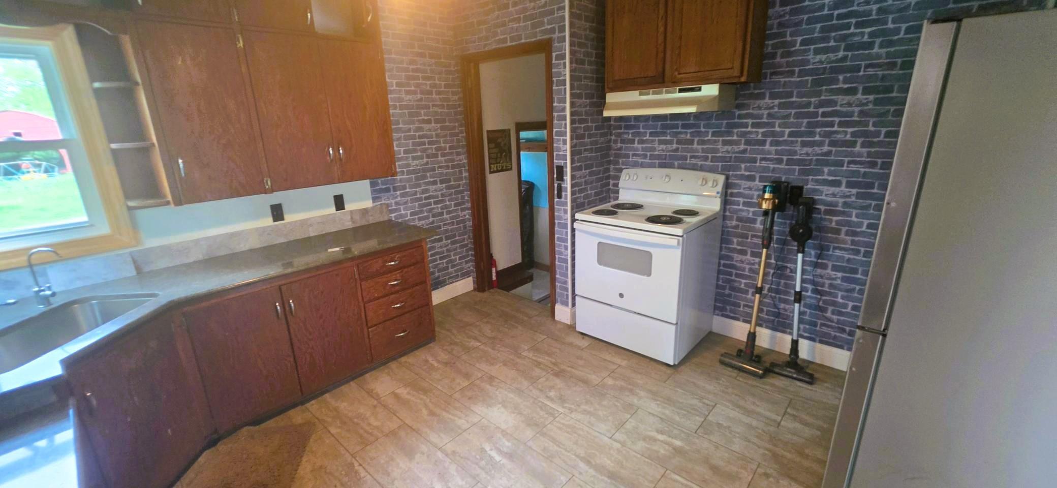2883 105th Avenue Property Photo 6
