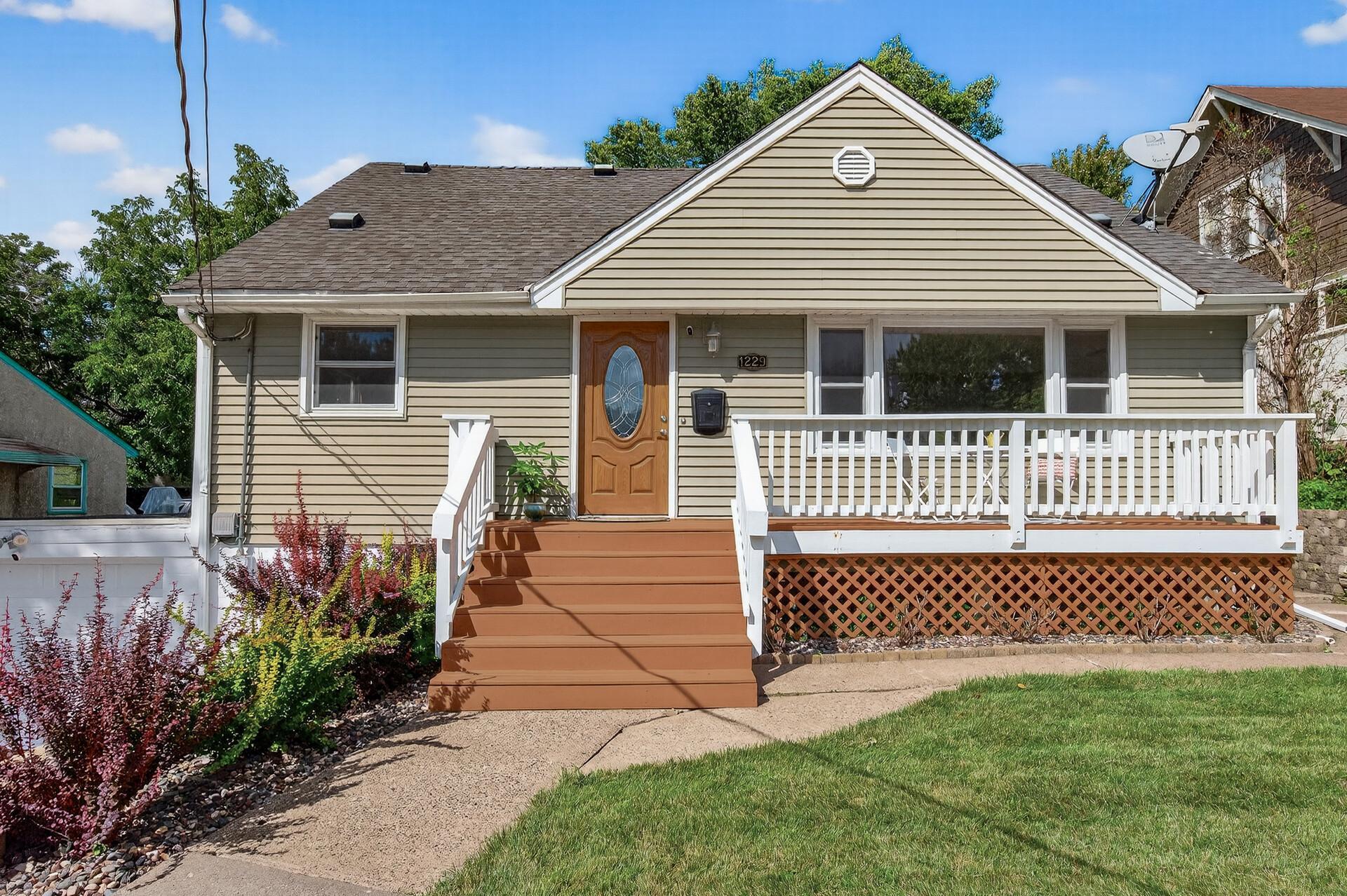 1229 44th Avenue Property Photo 1