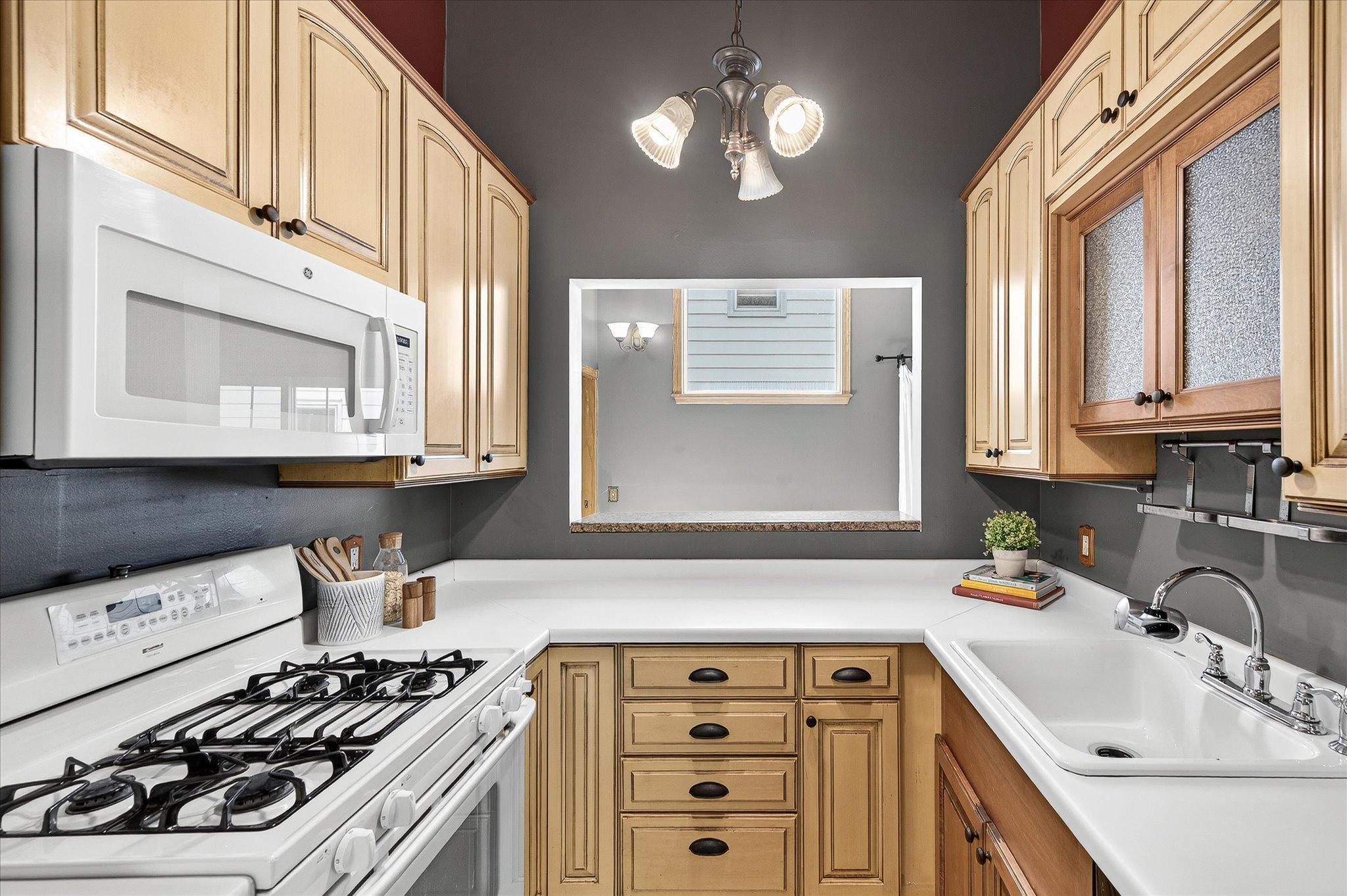 735 Madison Street Property Photo 12