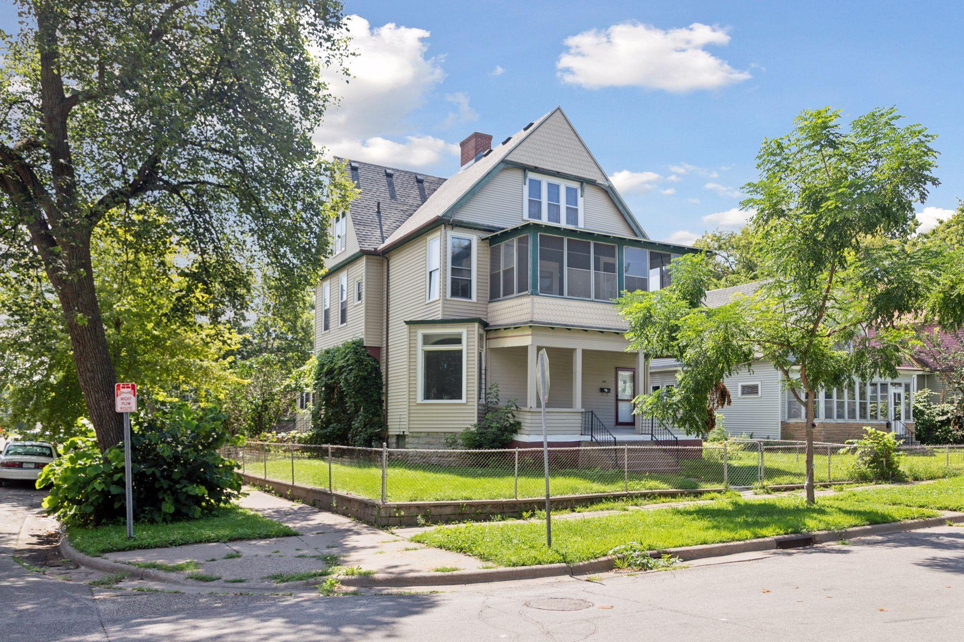 320 W Fuller Avenue Property Photo 2