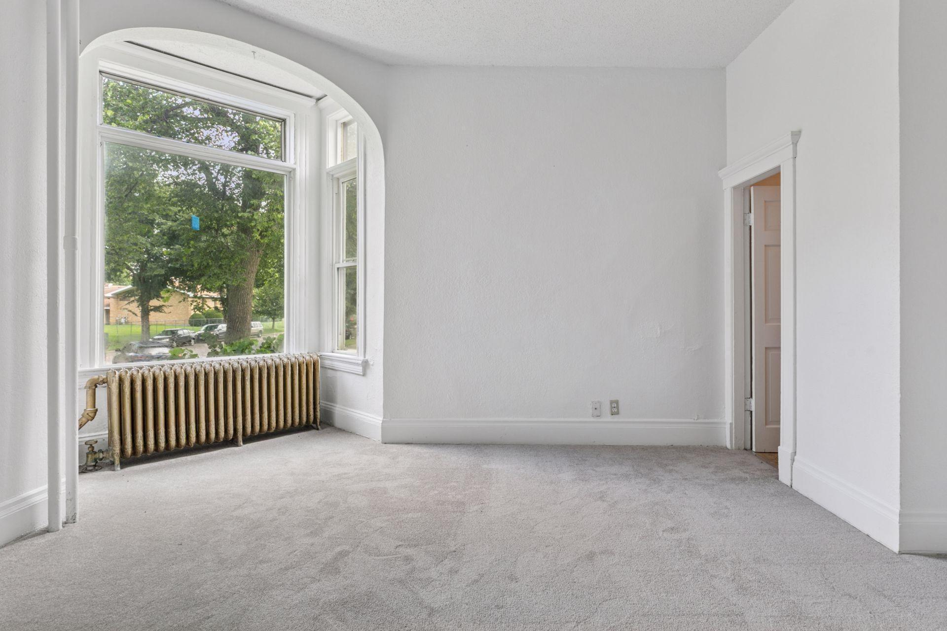 320 W Fuller Avenue Property Photo 4