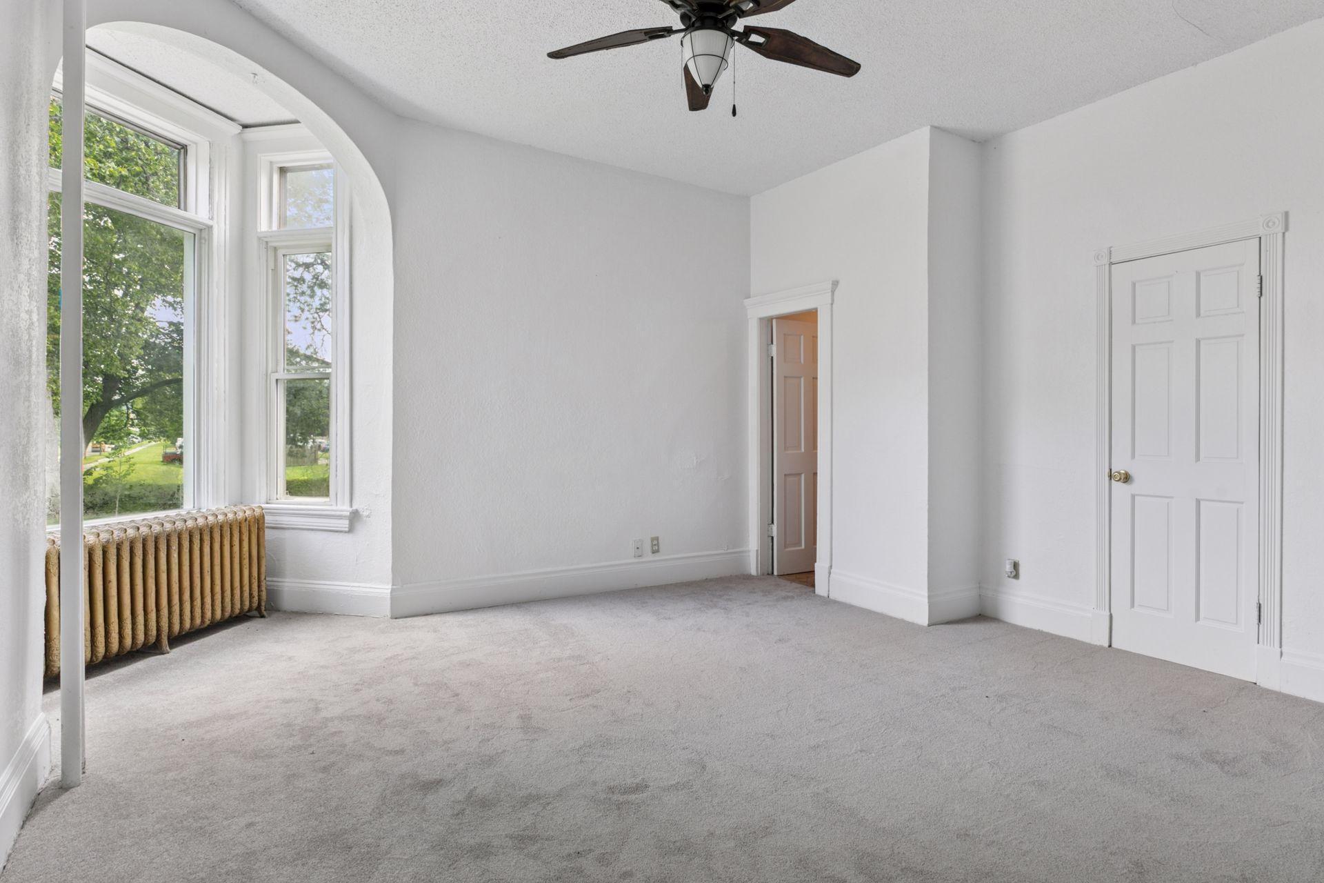 320 W Fuller Avenue Property Photo 5