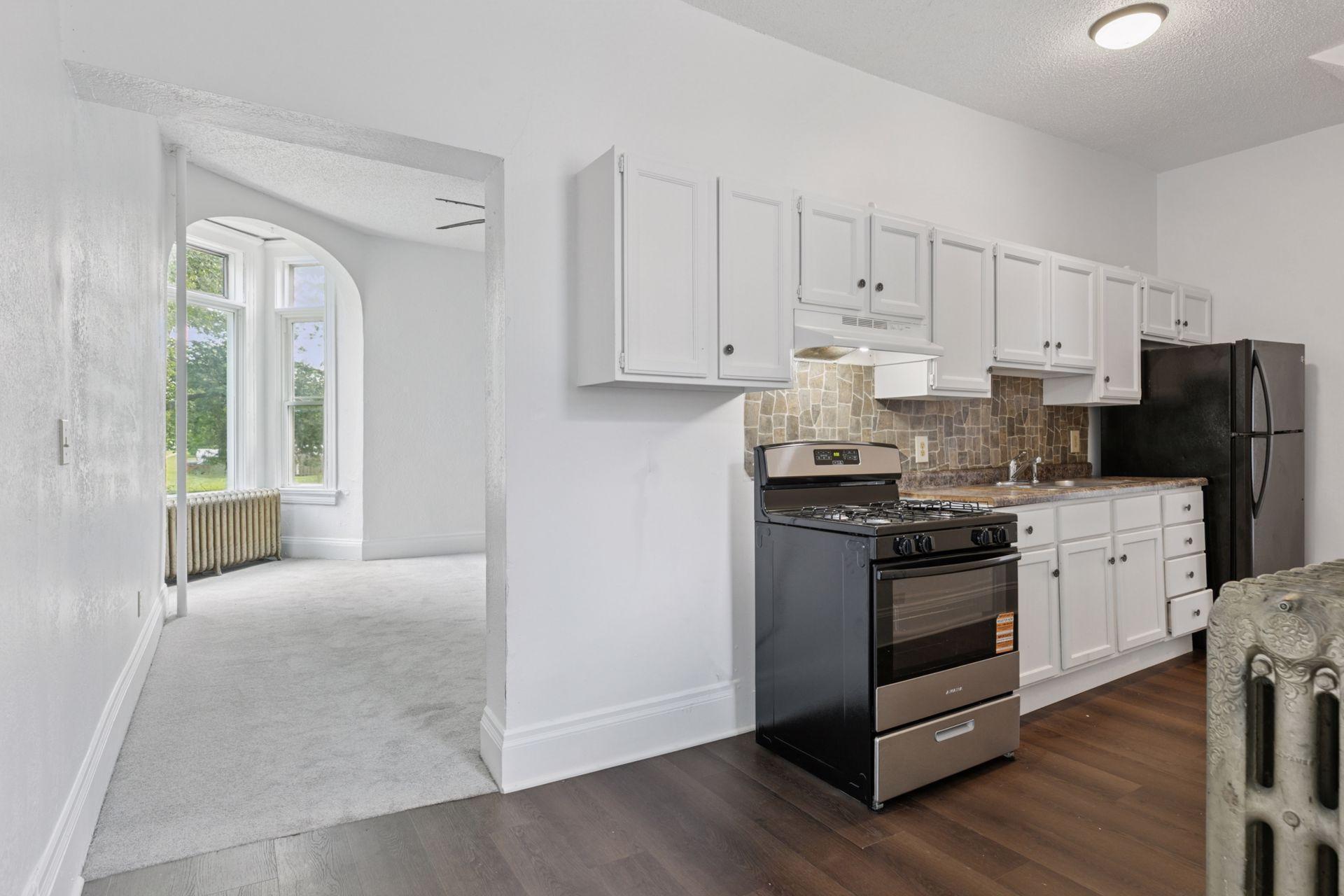 320 W Fuller Avenue Property Photo 8