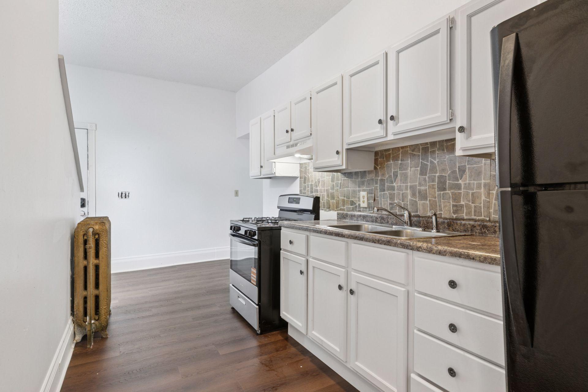 320 W Fuller Avenue Property Photo 9