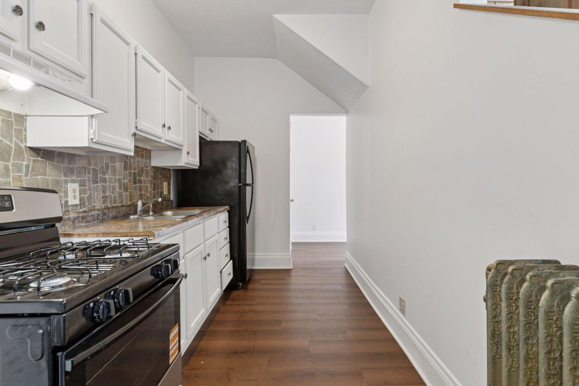 320 W Fuller Avenue Property Photo 10