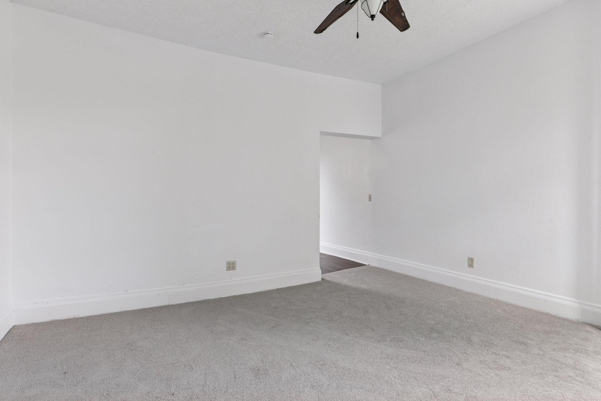 320 W Fuller Avenue Property Photo 17