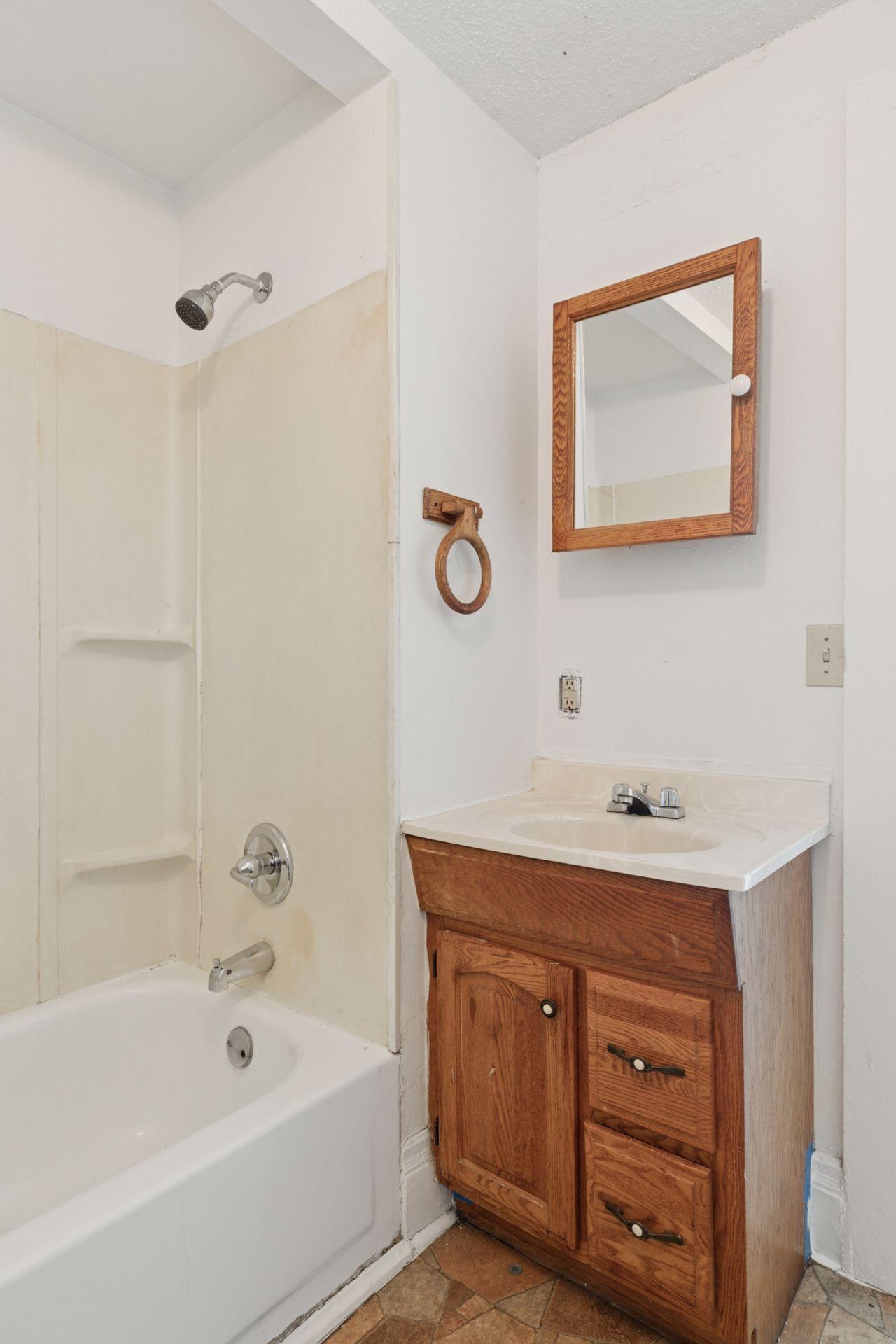 320 W Fuller Avenue Property Photo 18