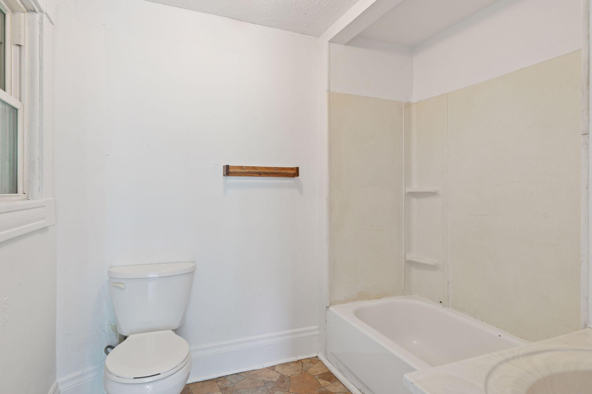 320 W Fuller Avenue Property Photo 20