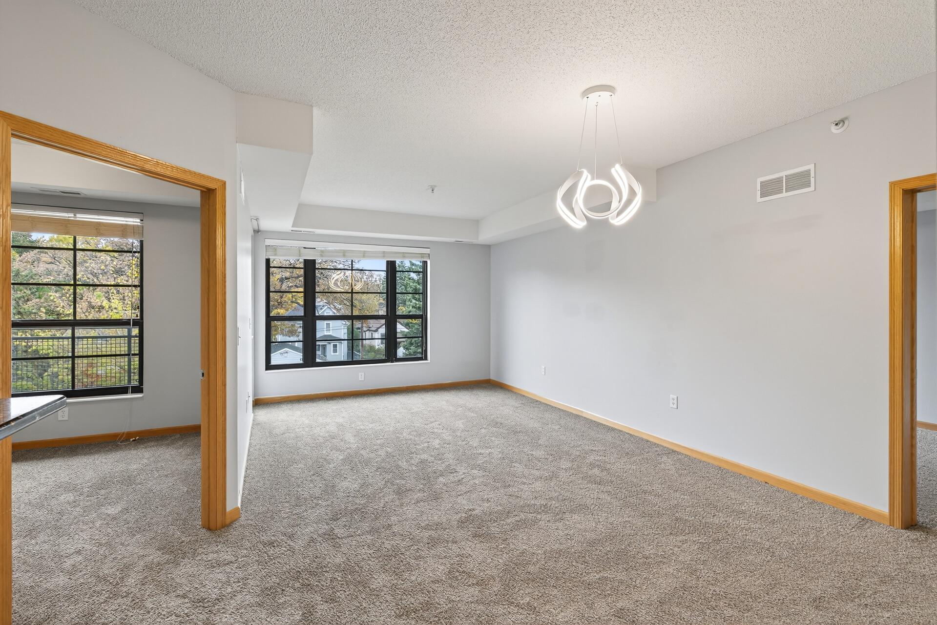 820 Emerald Street 307 Property Photo 11