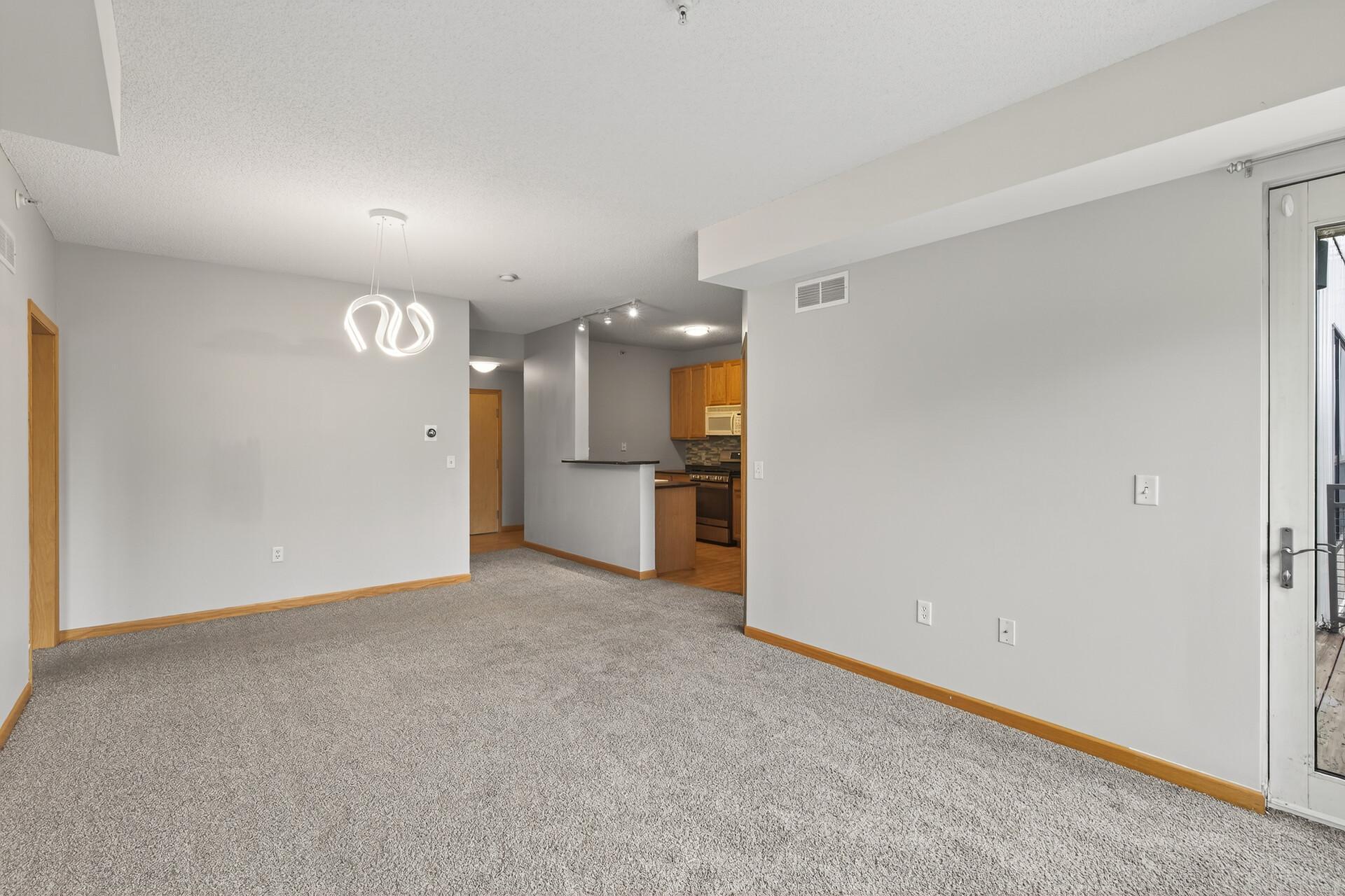 820 Emerald Street 307 Property Photo 13