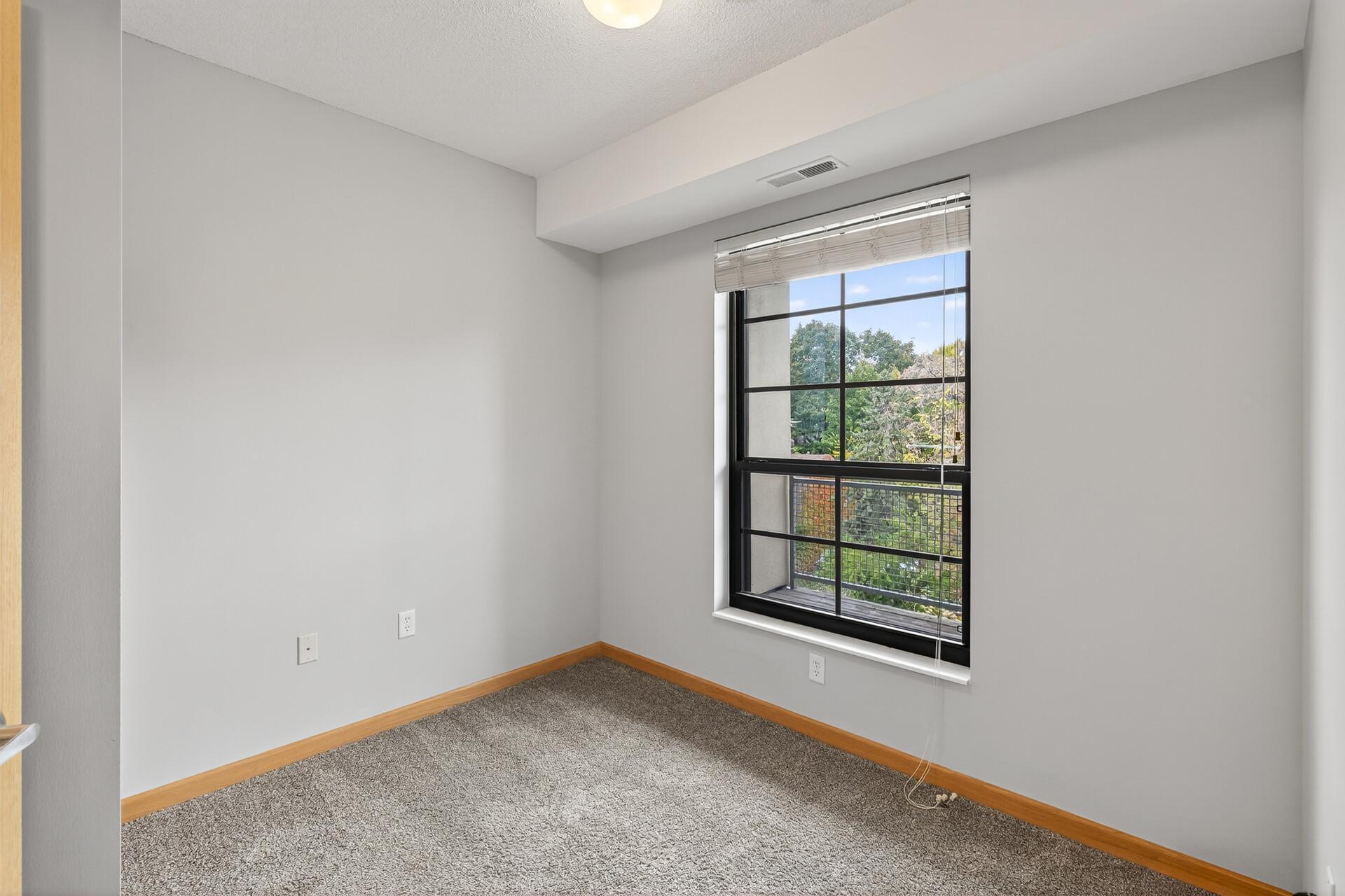 820 Emerald Street 307 Property Photo 25