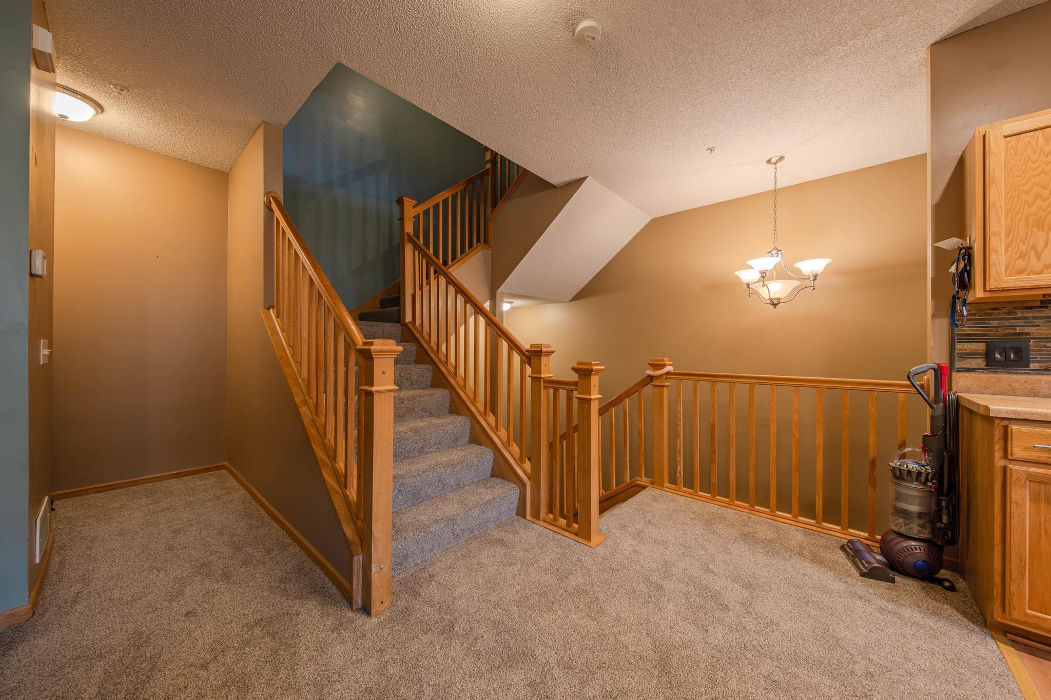 8483 Emery Parkway N Property Photo 13