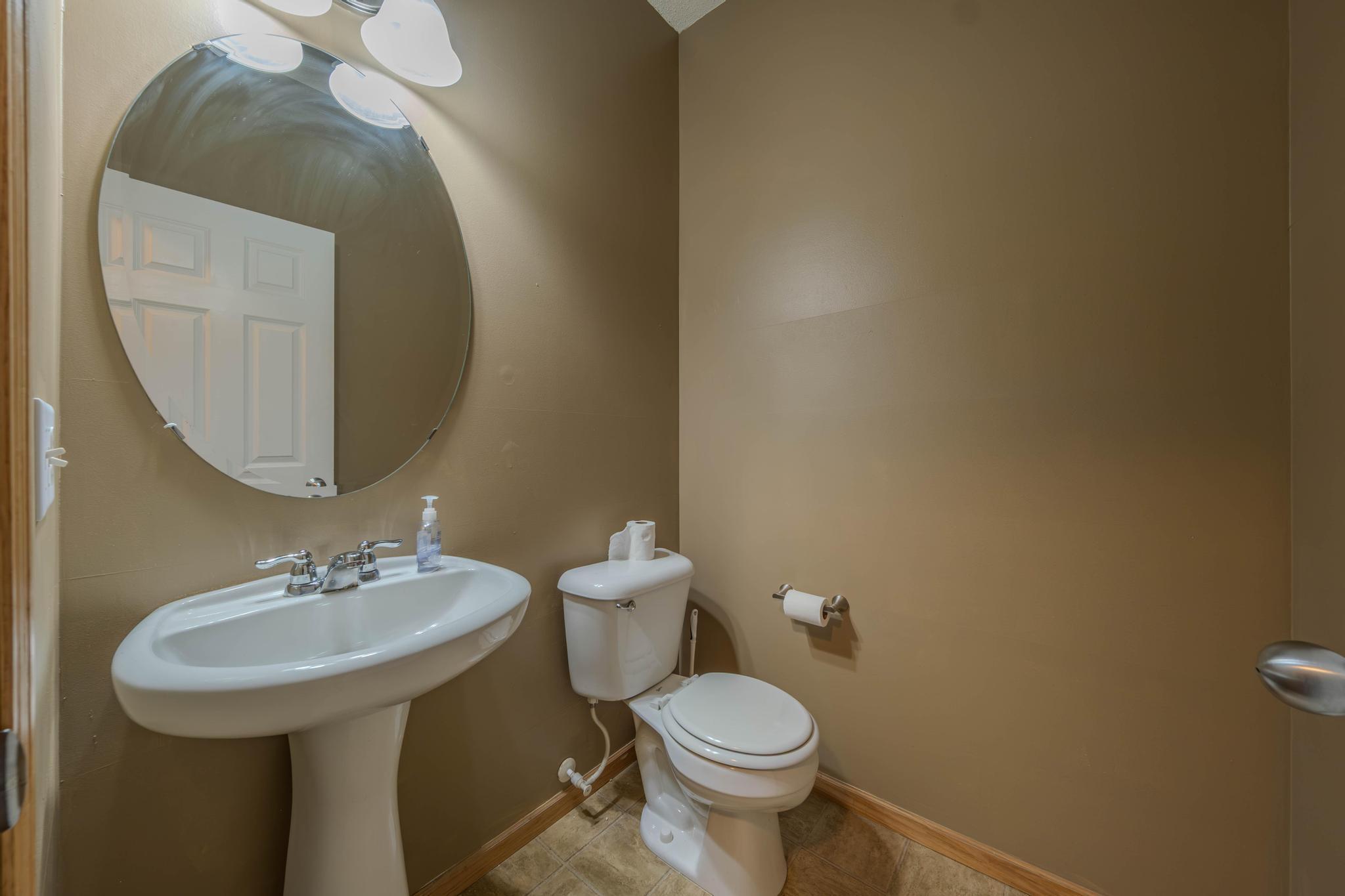 8483 Emery Parkway N Property Photo 15