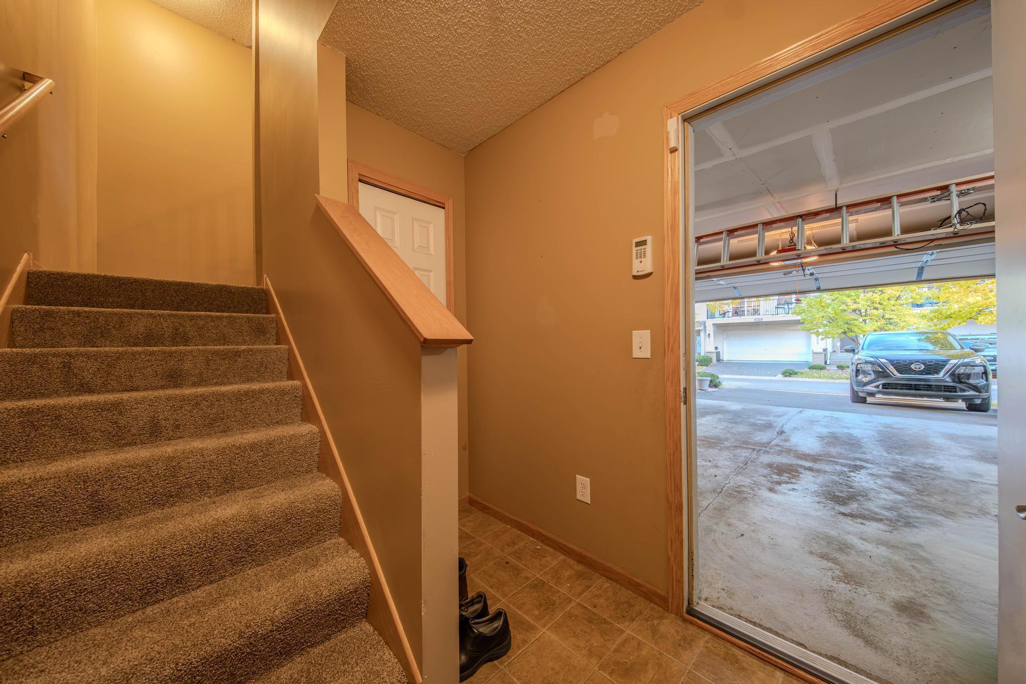 8483 Emery Parkway N Property Photo 30