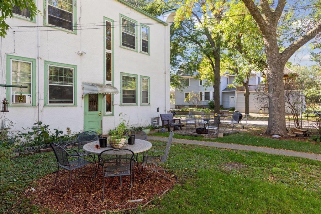 1665 Dayton Avenue Property Photo 4