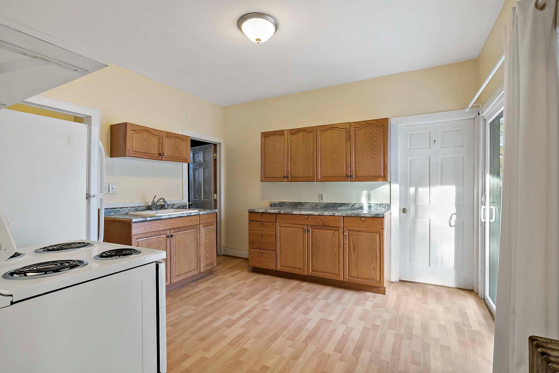 653 Jefferson Street Property Photo 2