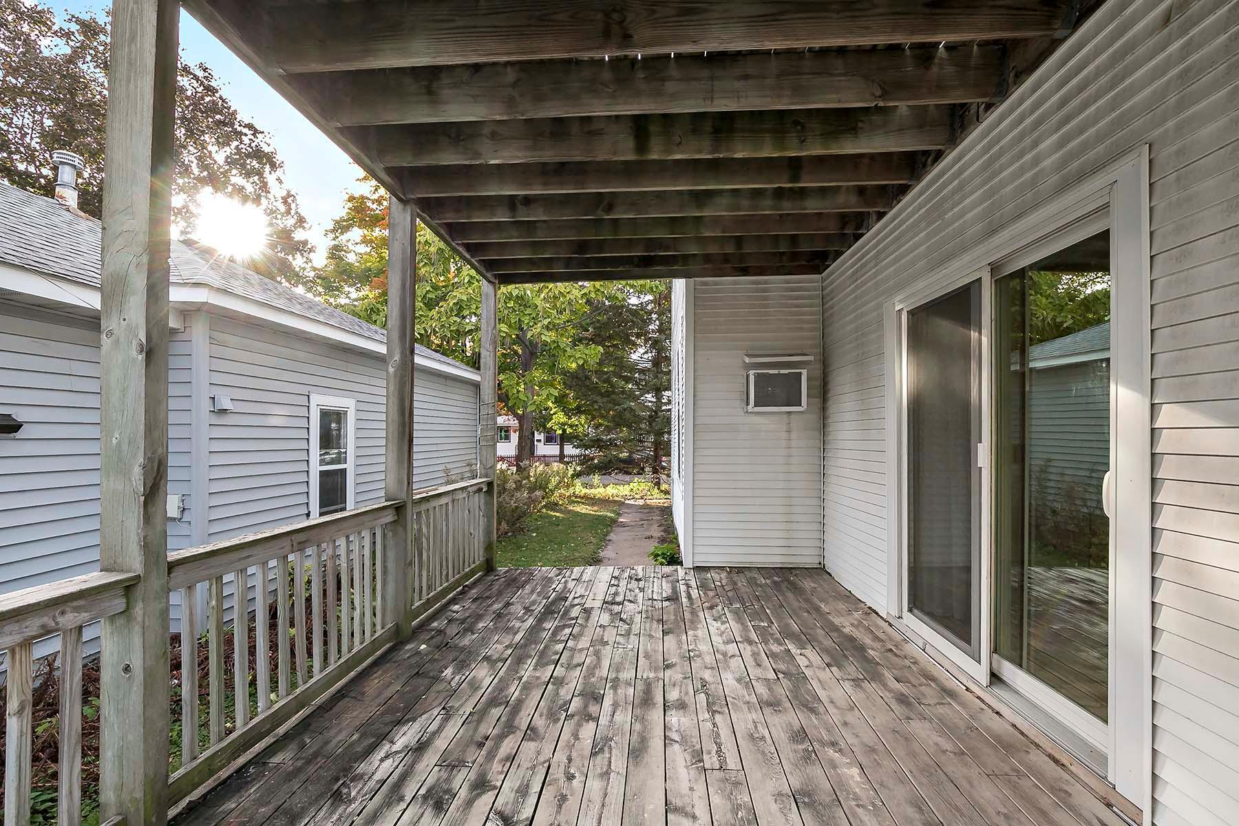 653 Jefferson Street Property Photo 27