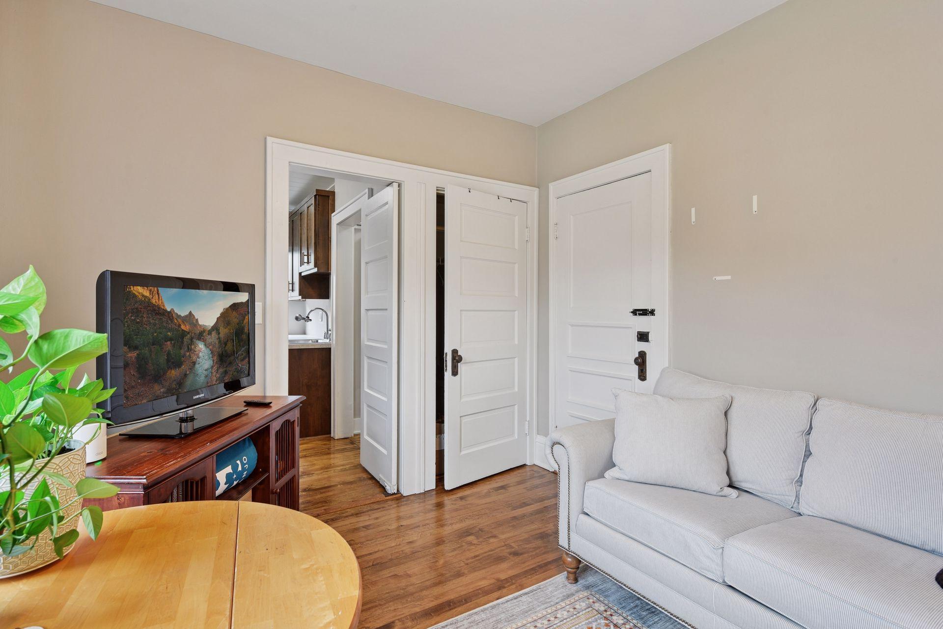 14 W 47th Street Property Photo 15