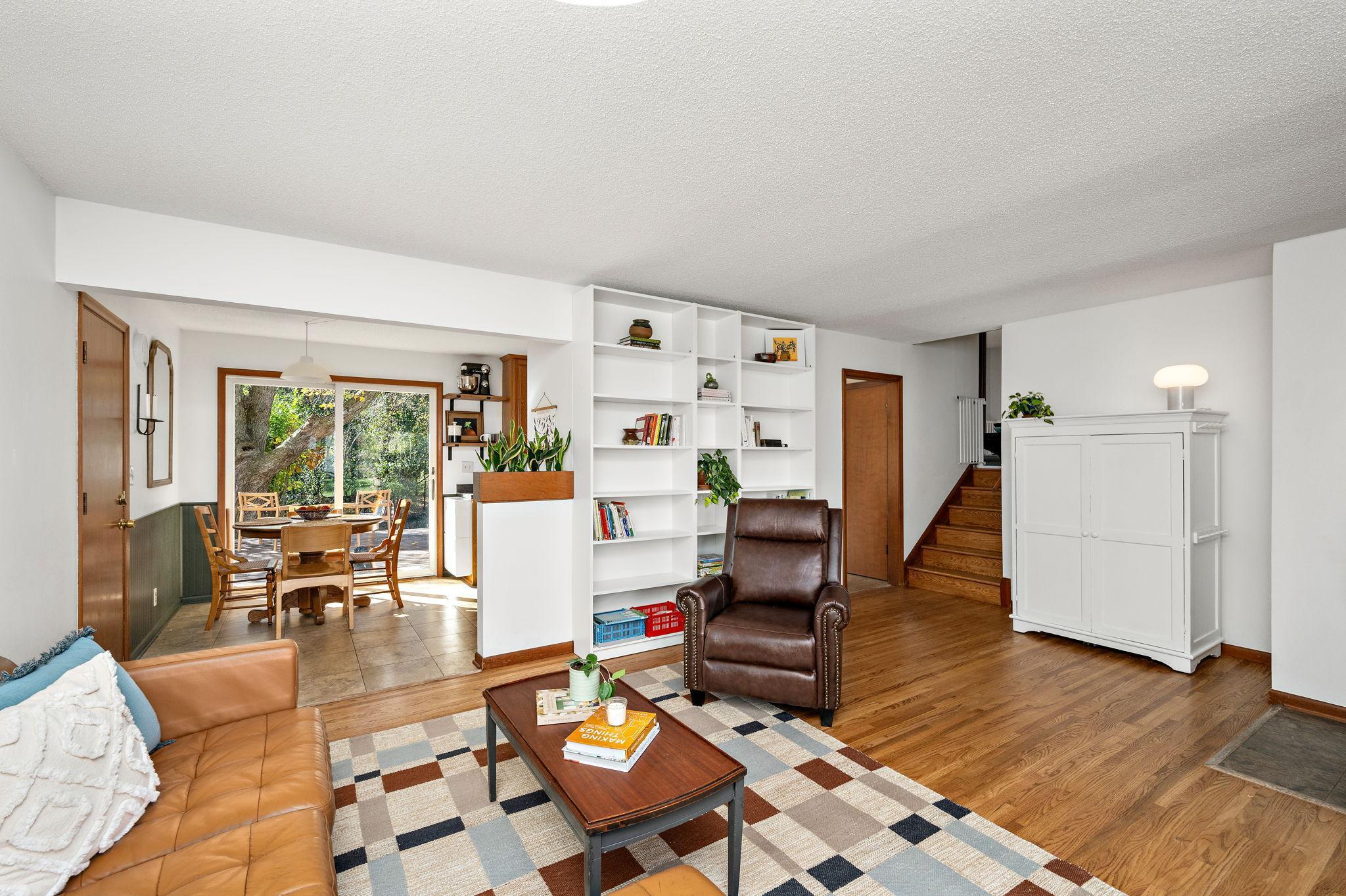 4625 Southmore Drive Property Photo 5