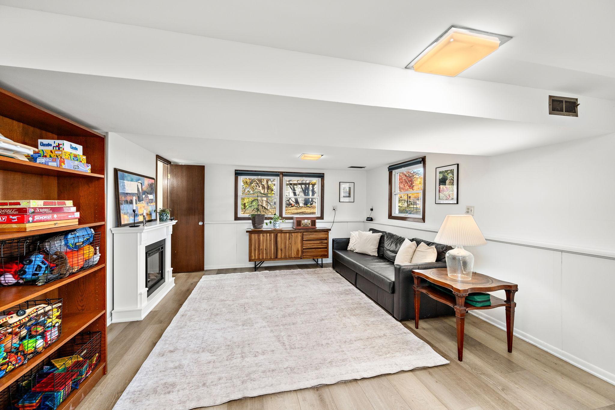 4625 Southmore Drive Property Photo 17