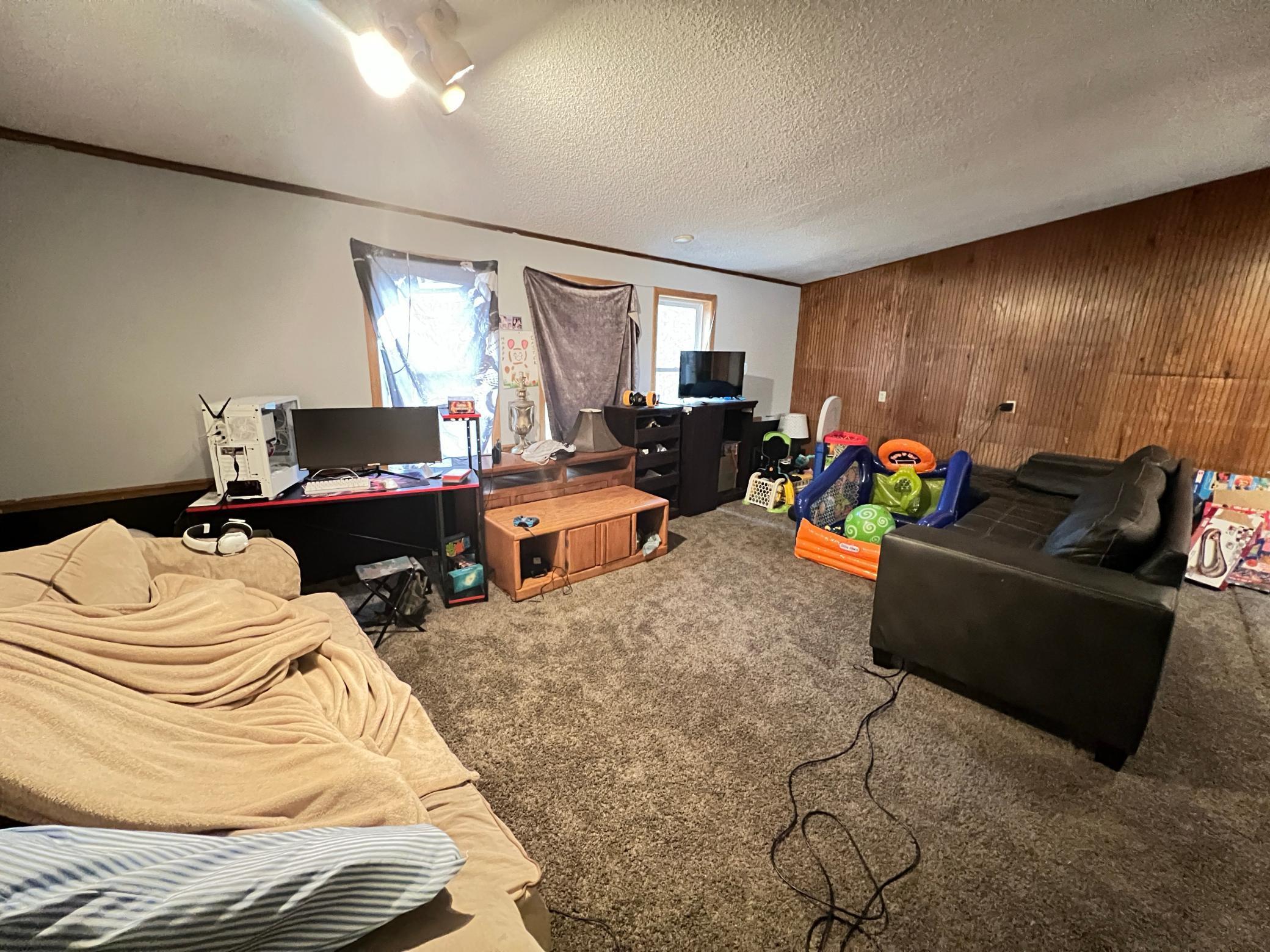 13330 Ermine Drive Property Photo 15