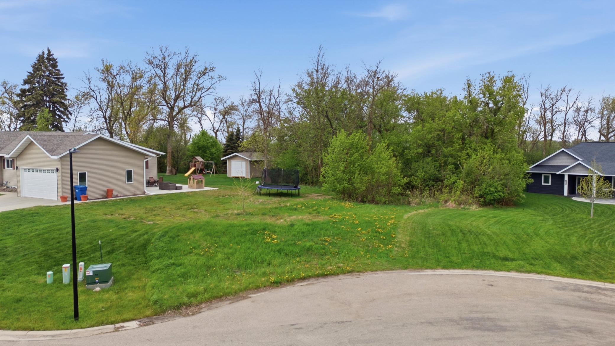 529 Leonard Street Property Photo 4