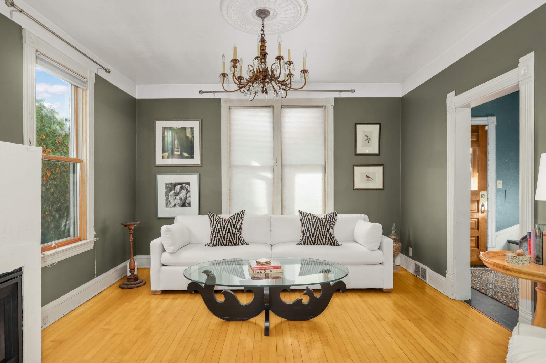 2001 University Avenue Property Photo 2