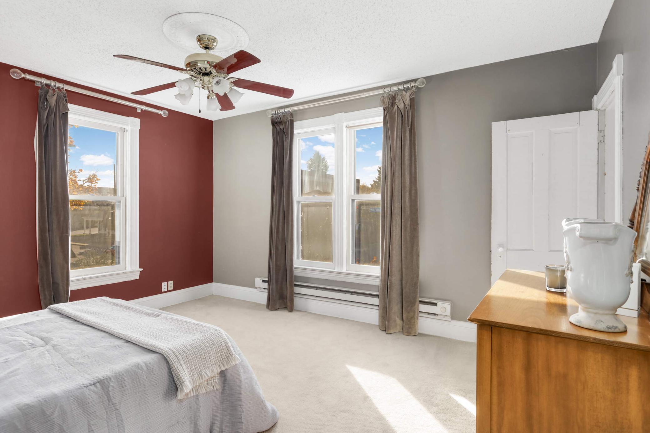 2001 University Avenue Property Photo 4