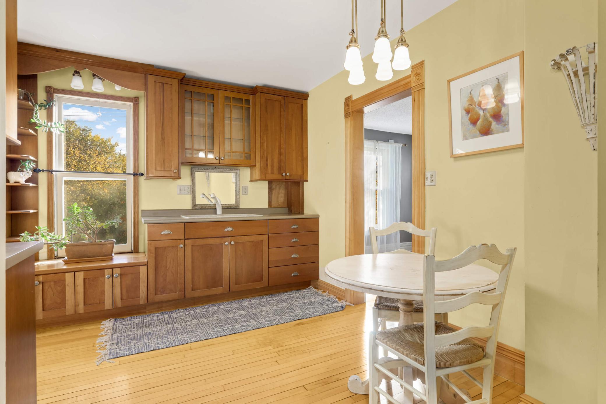 2001 University Avenue Property Photo 17