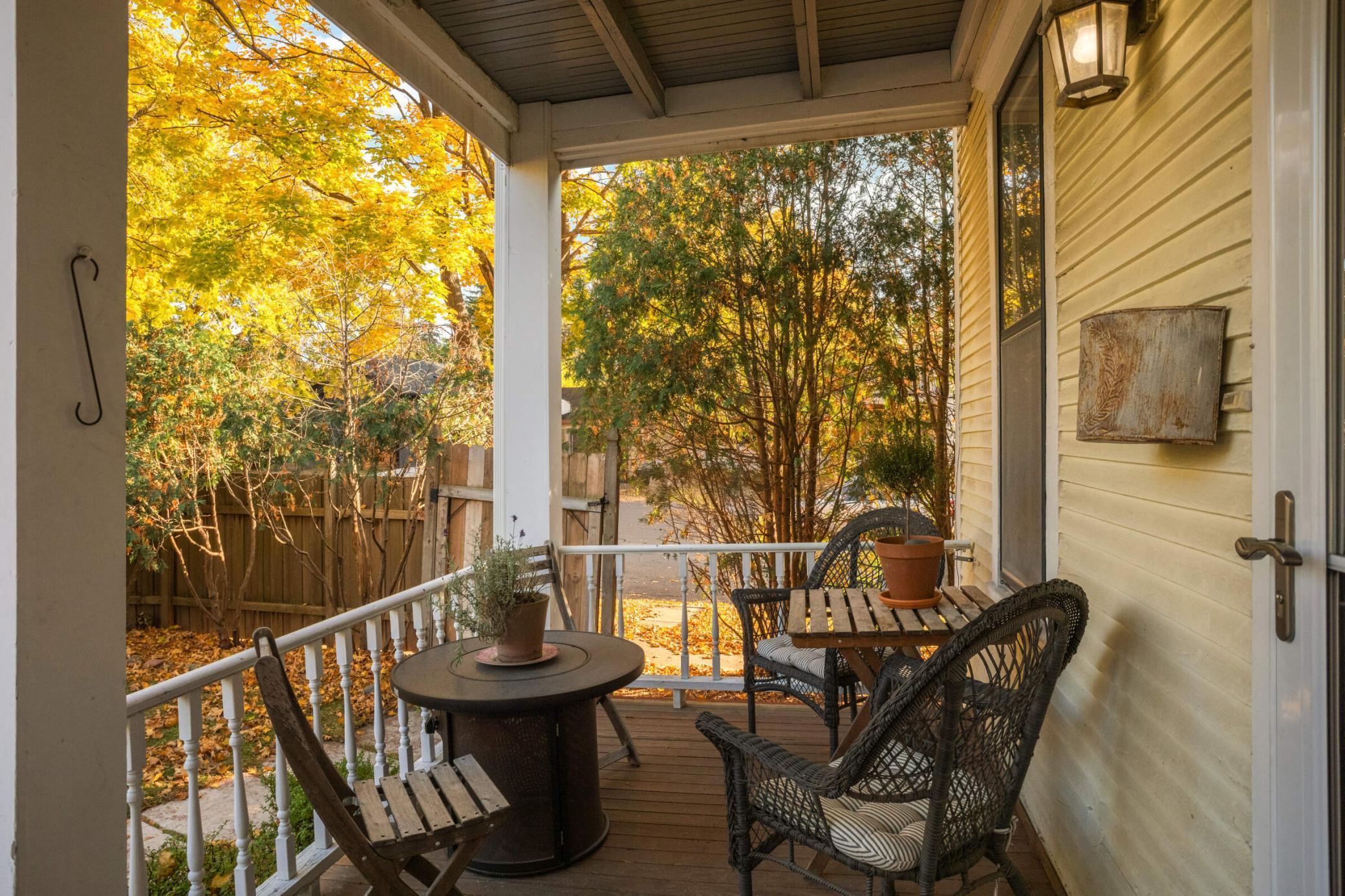 2001 University Avenue Property Photo 25