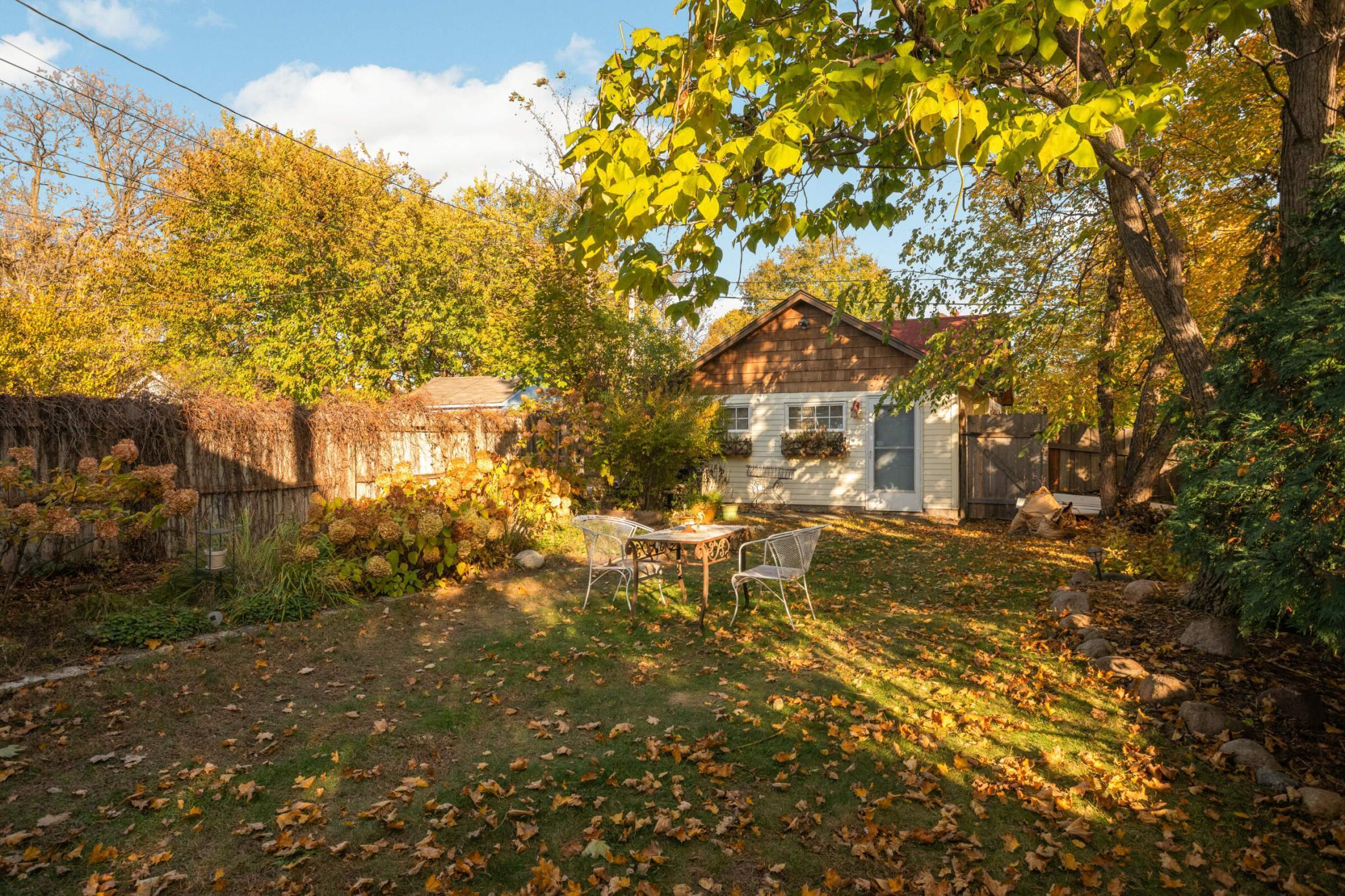 2001 University Avenue Property Photo 26