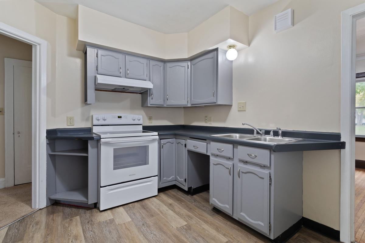 2954 Russell Avenue Property Photo 2