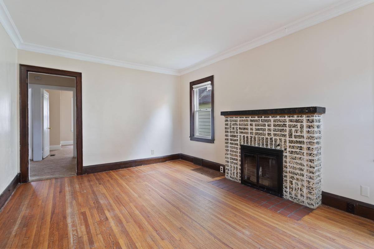 2954 Russell Avenue Property Photo 3