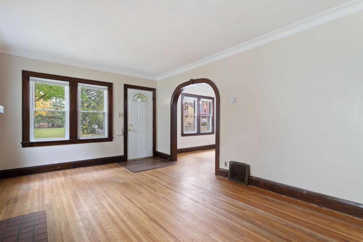 2954 Russell Avenue Property Photo 4