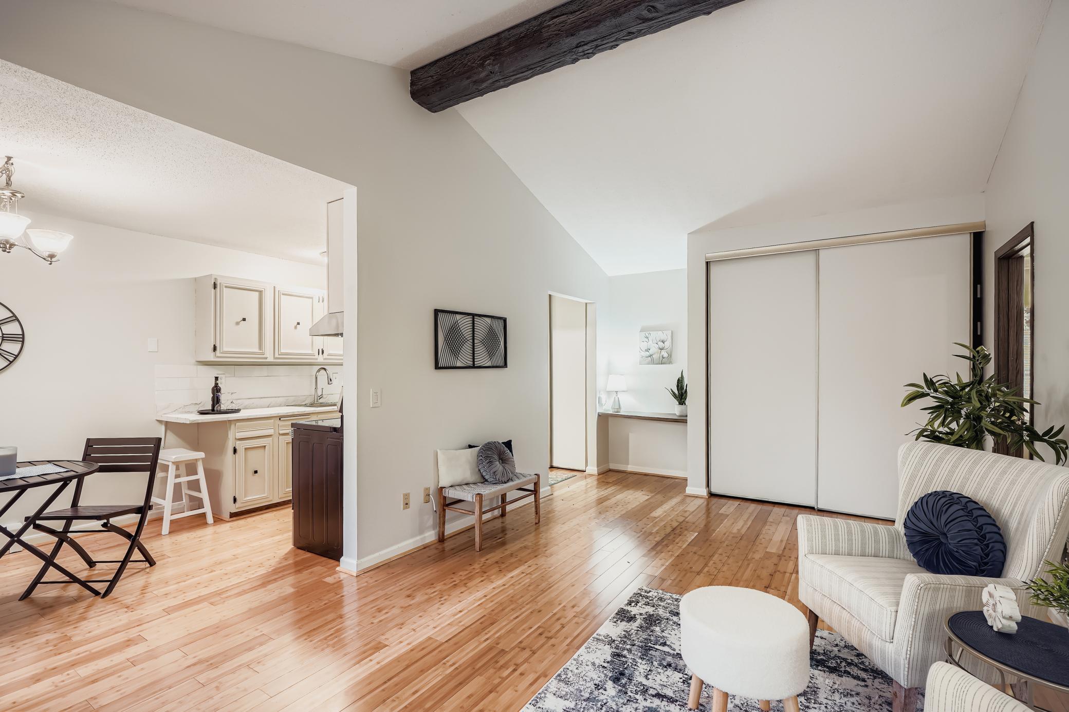 4406 Cedar Lake Road 7 Property Photo 2