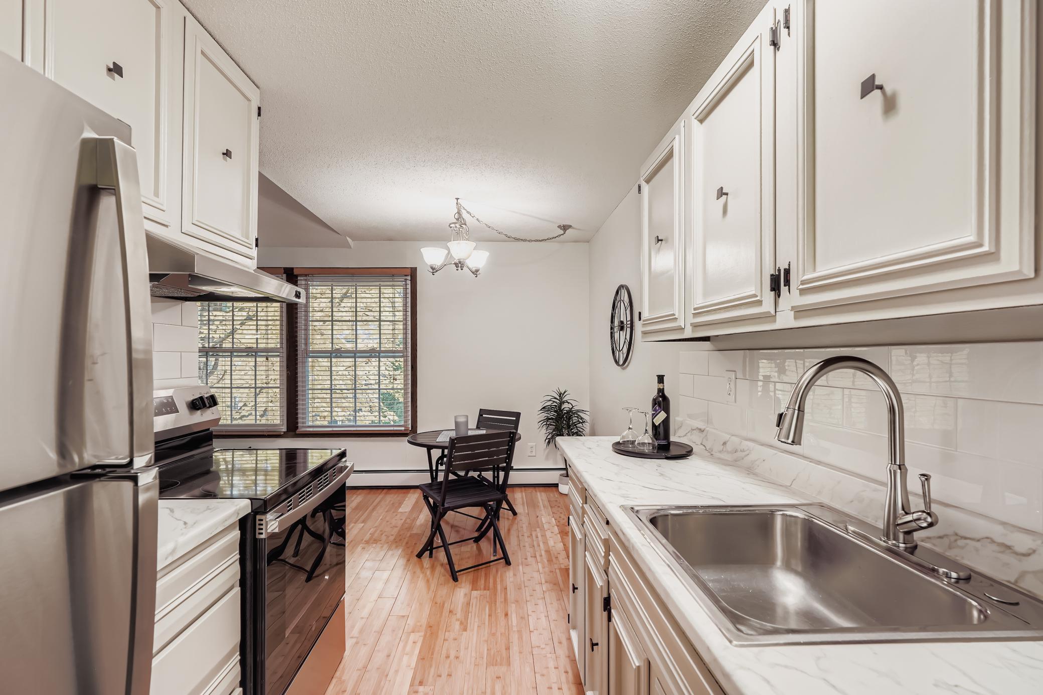 4406 Cedar Lake Road 7 Property Photo 5