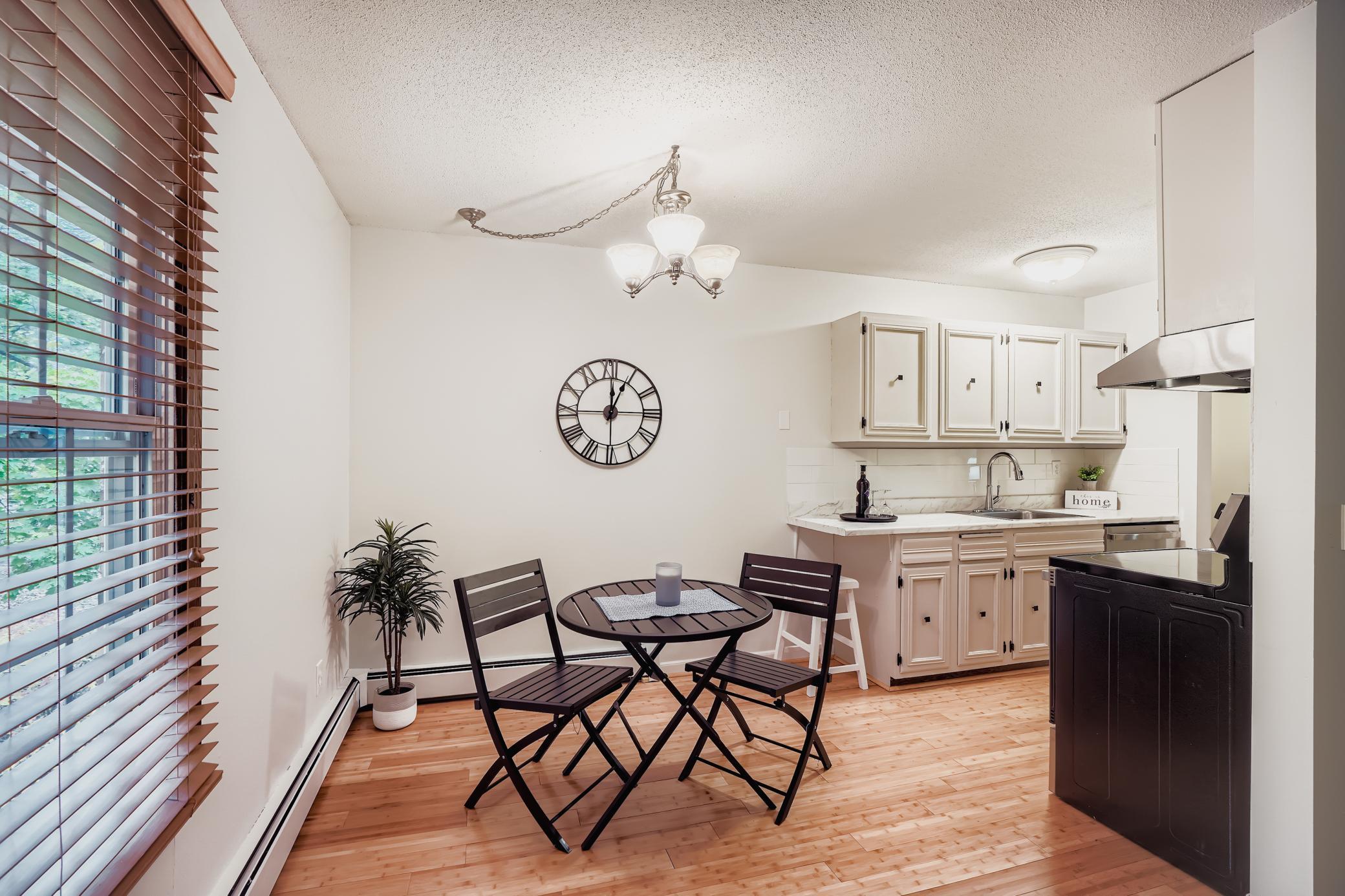 4406 Cedar Lake Road 7 Property Photo 7