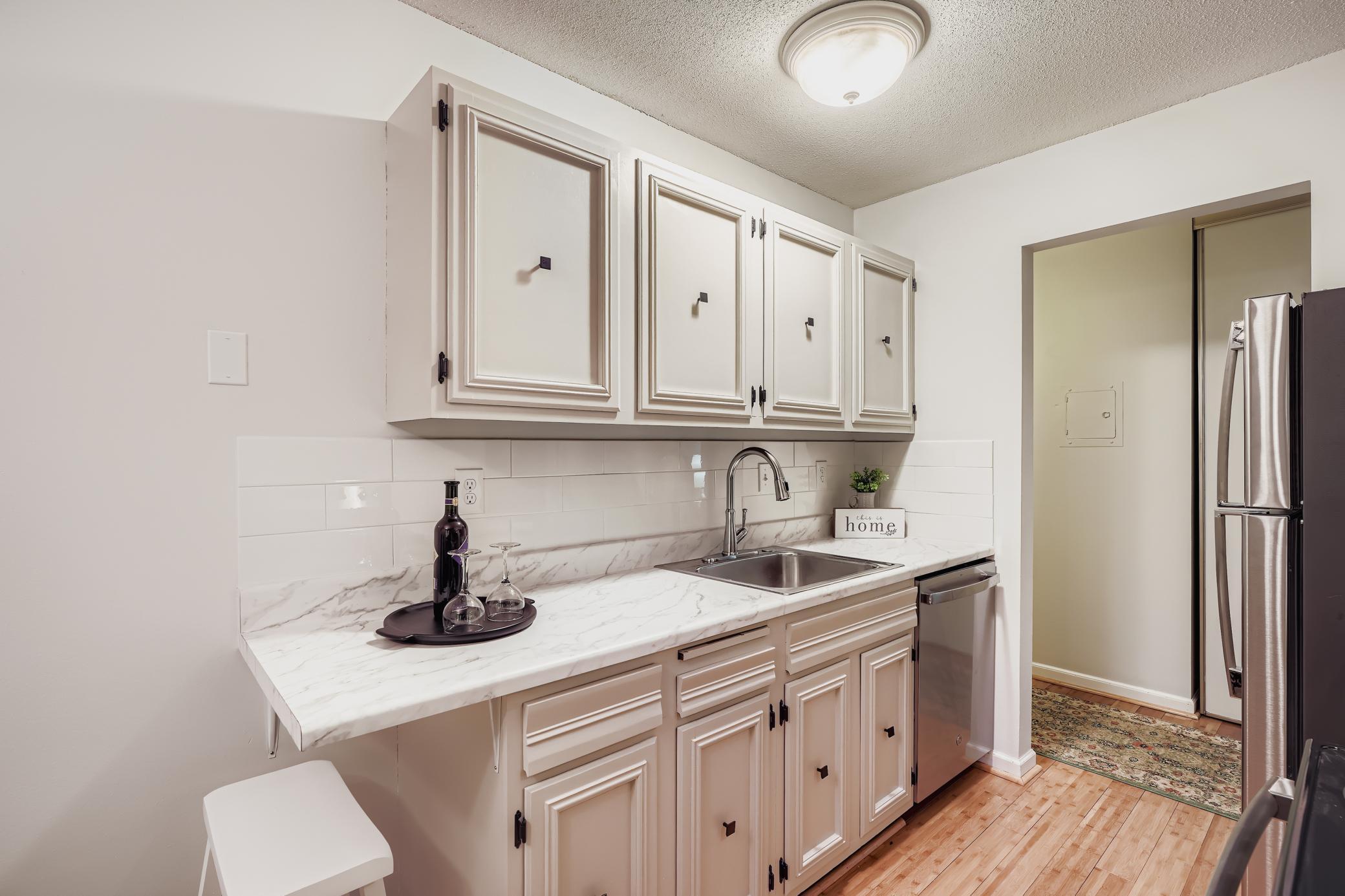 4406 Cedar Lake Road 7 Property Photo 8