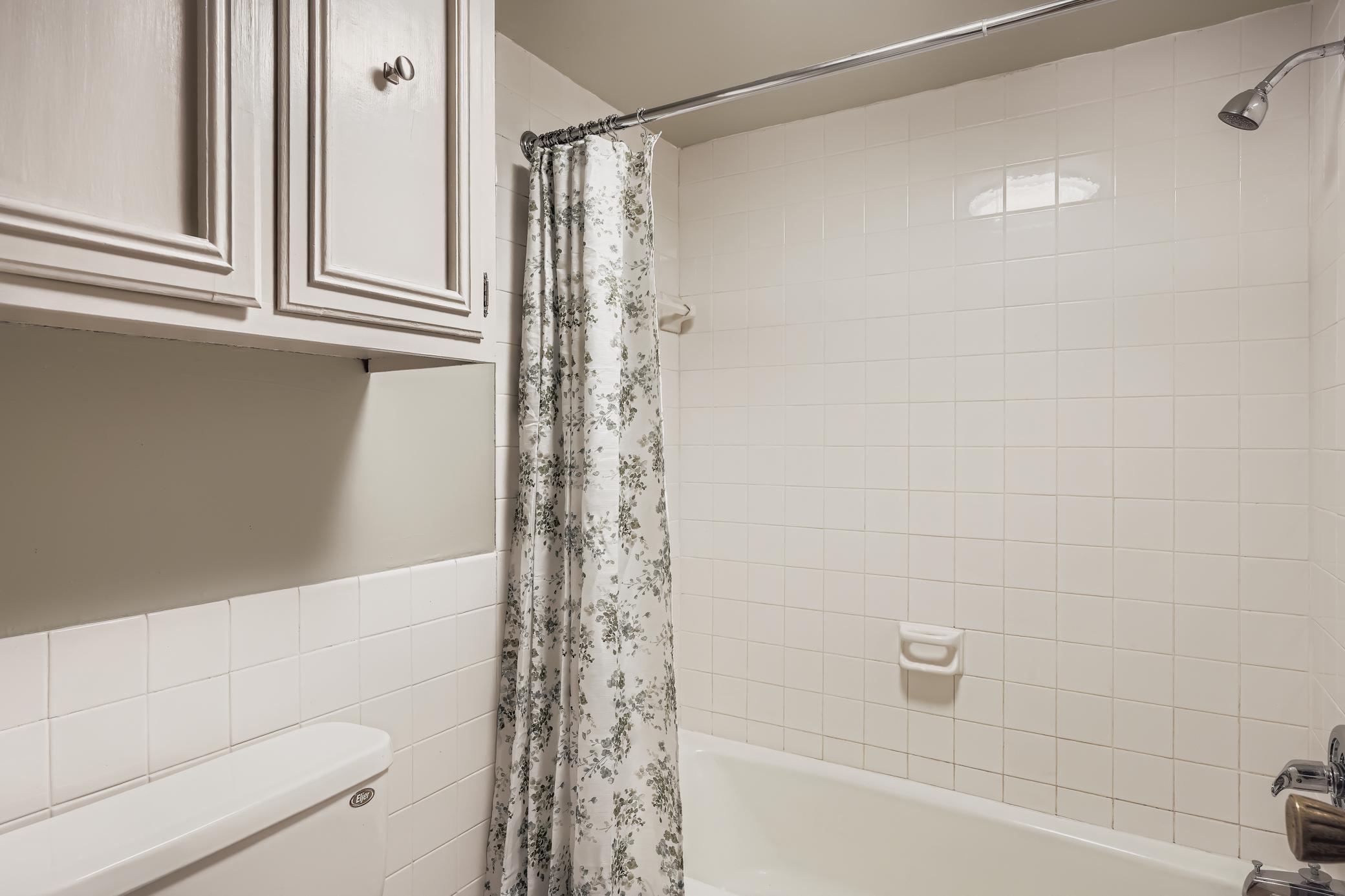 4406 Cedar Lake Road 7 Property Photo 14