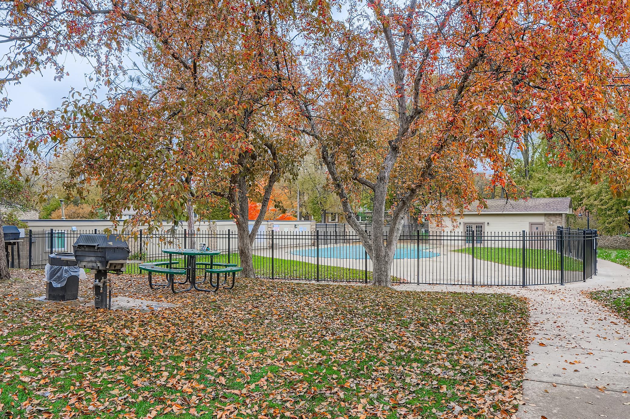 4406 Cedar Lake Road 7 Property Photo 26