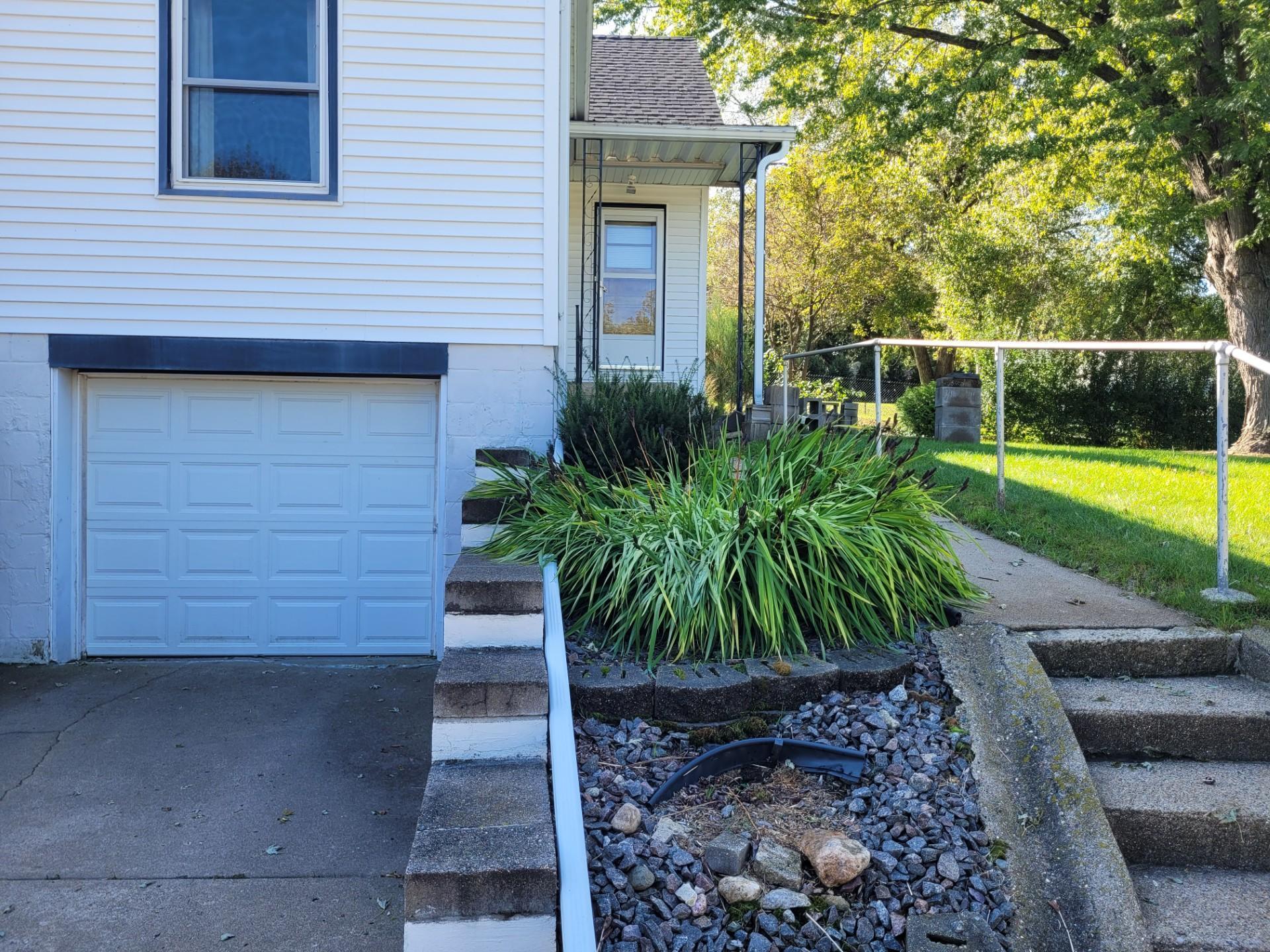 327 4th Street Property Photo 5