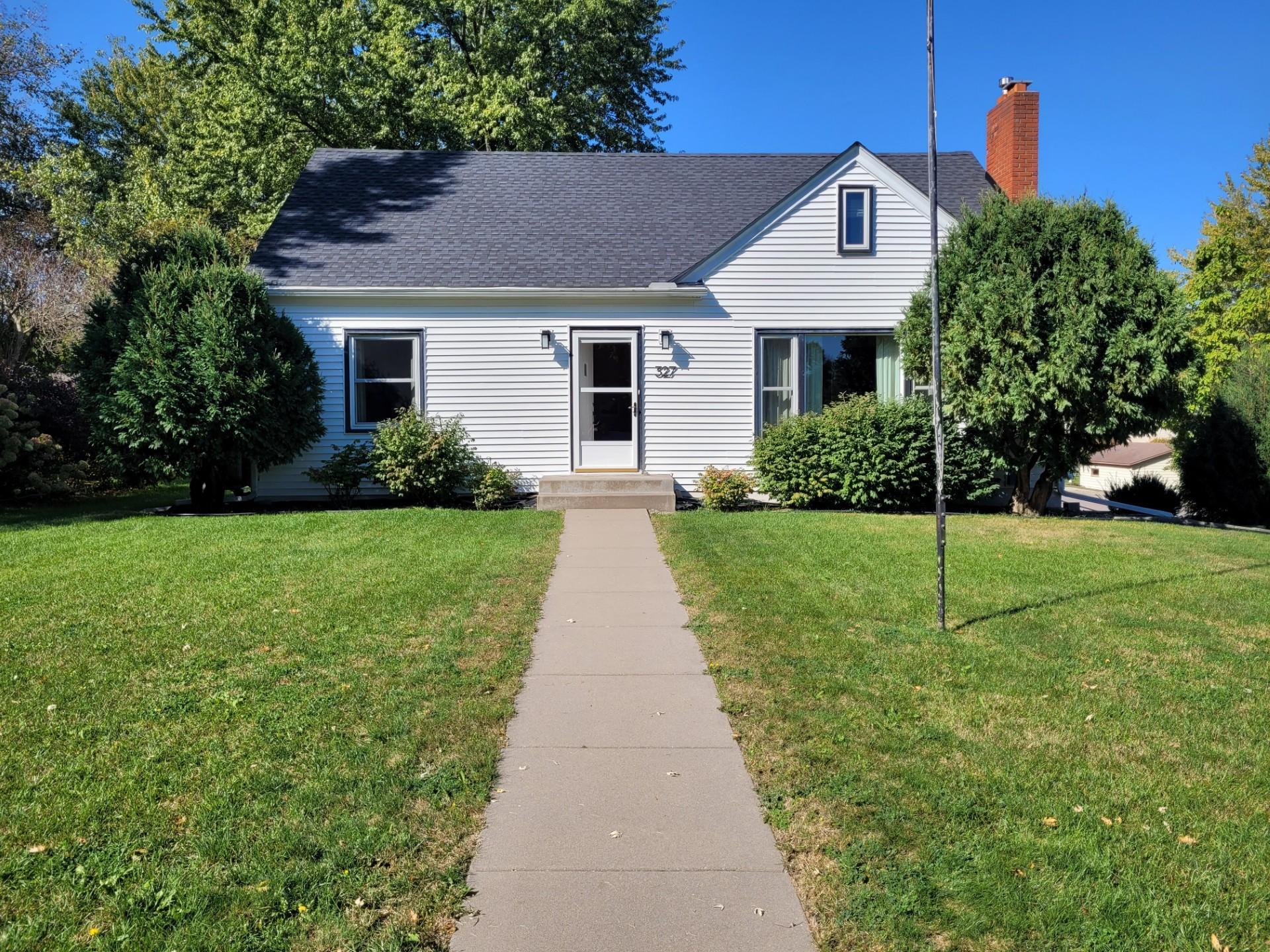 327 4th Street Property Photo 6