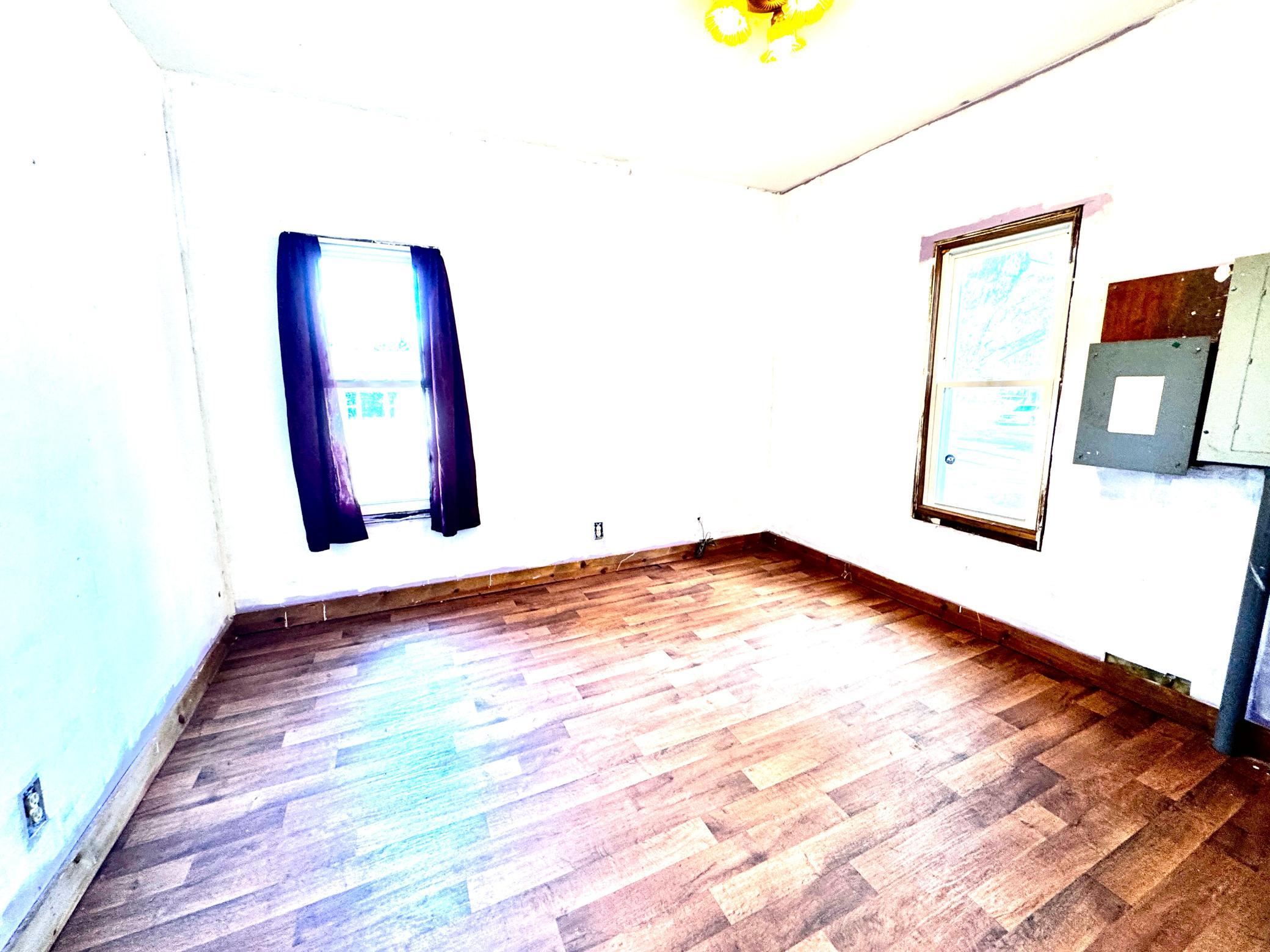 211 Maple Avenue Ne Property Photo 11