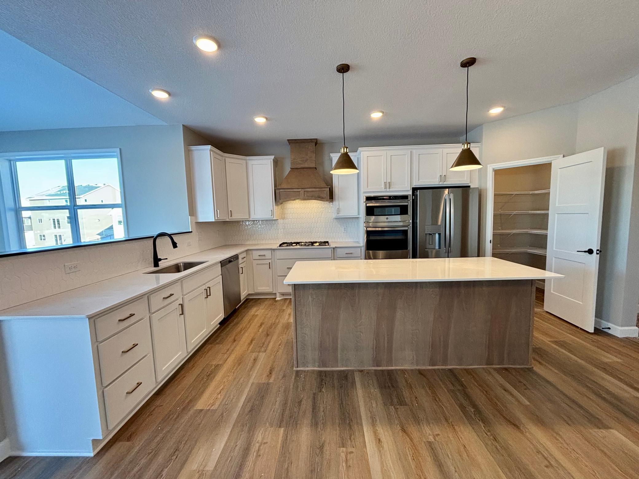 11764 5th Street Property Photo 4